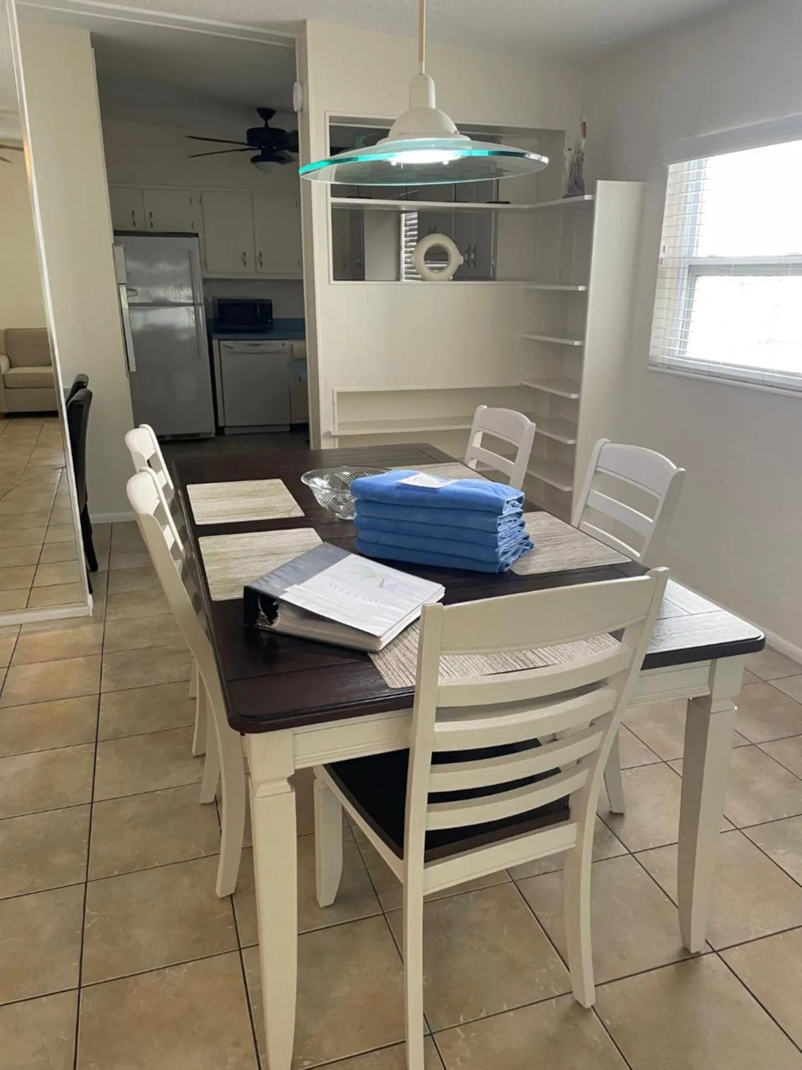Dining area in Venice Beach Villas