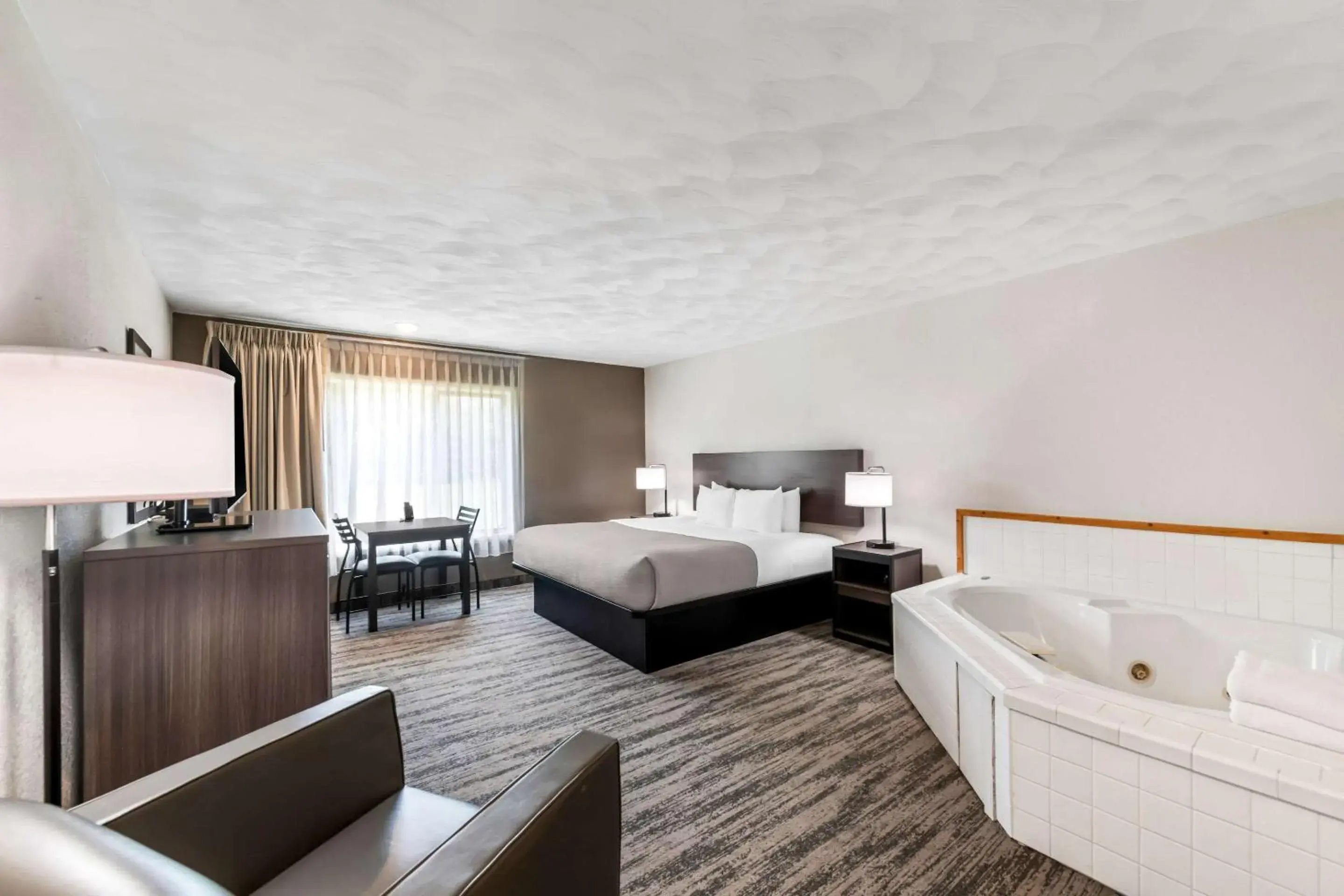 King Room - Non-Smoking in Quality Inn & Suites Munising King Room - Non-Smoking in Quality Inn & Suites Munising