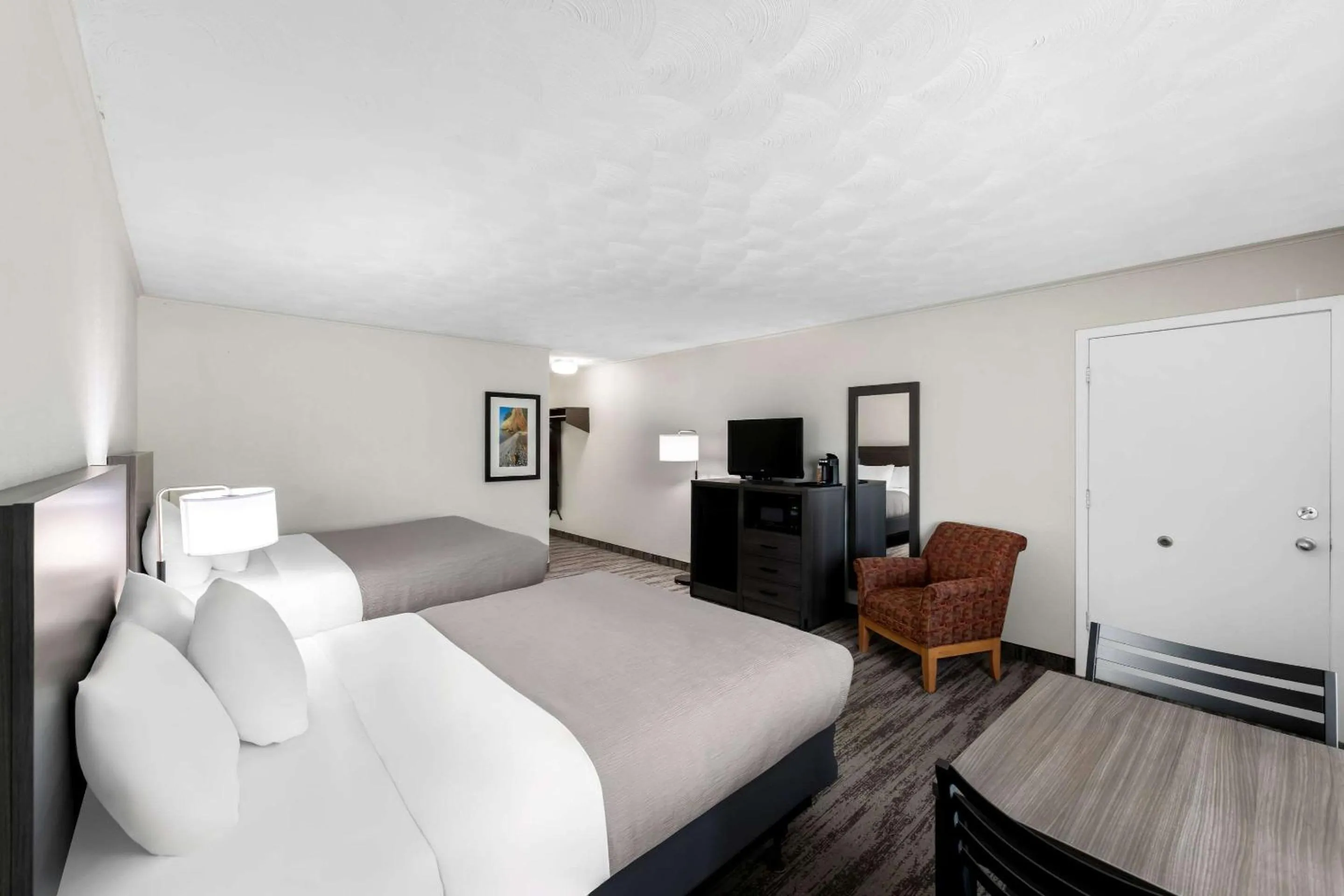 Bedroom, Bed in Quality Inn & Suites Munising