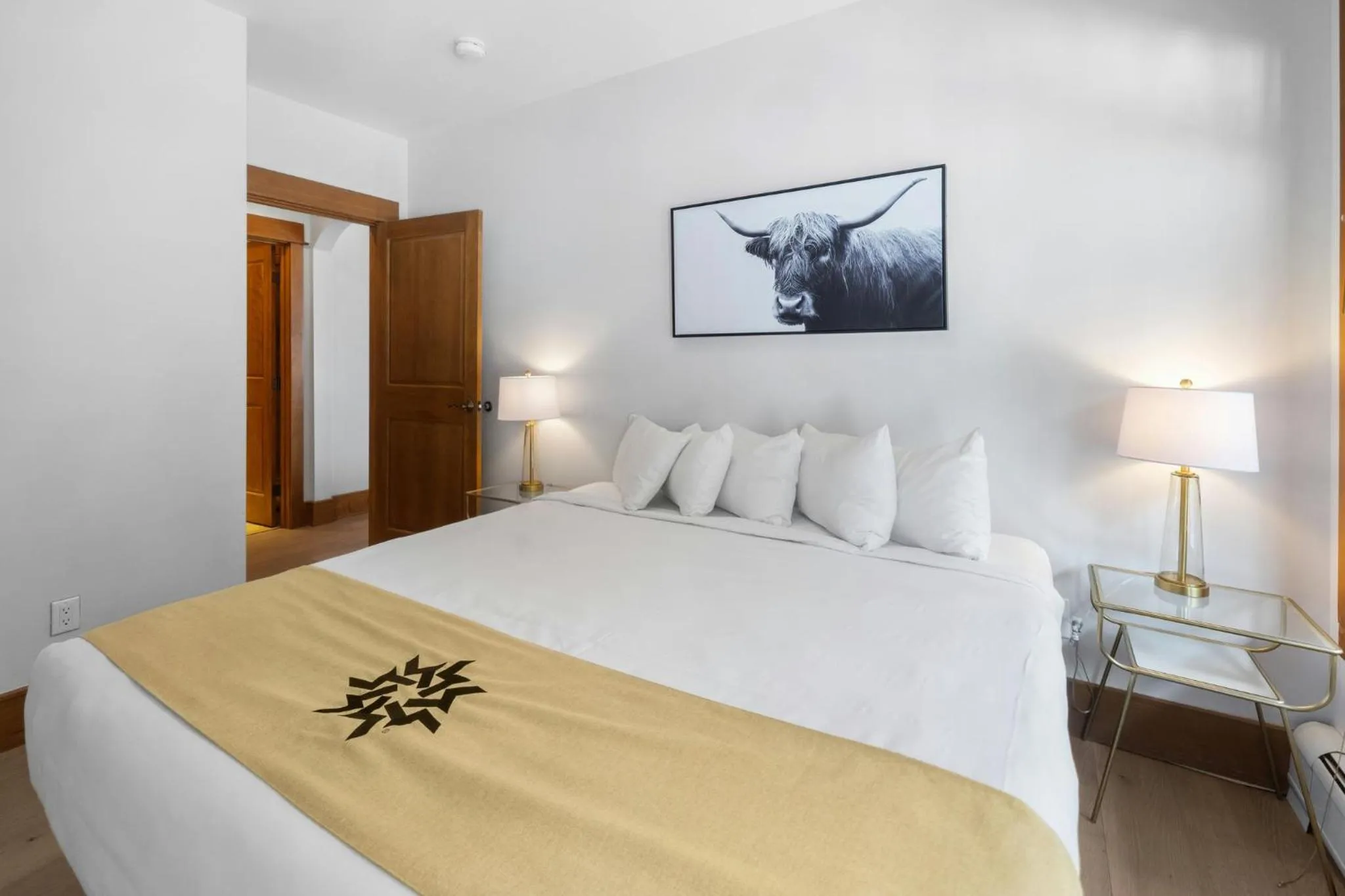 Bedroom, Bed in Timbers & Lone Eagle by Vail Resorts