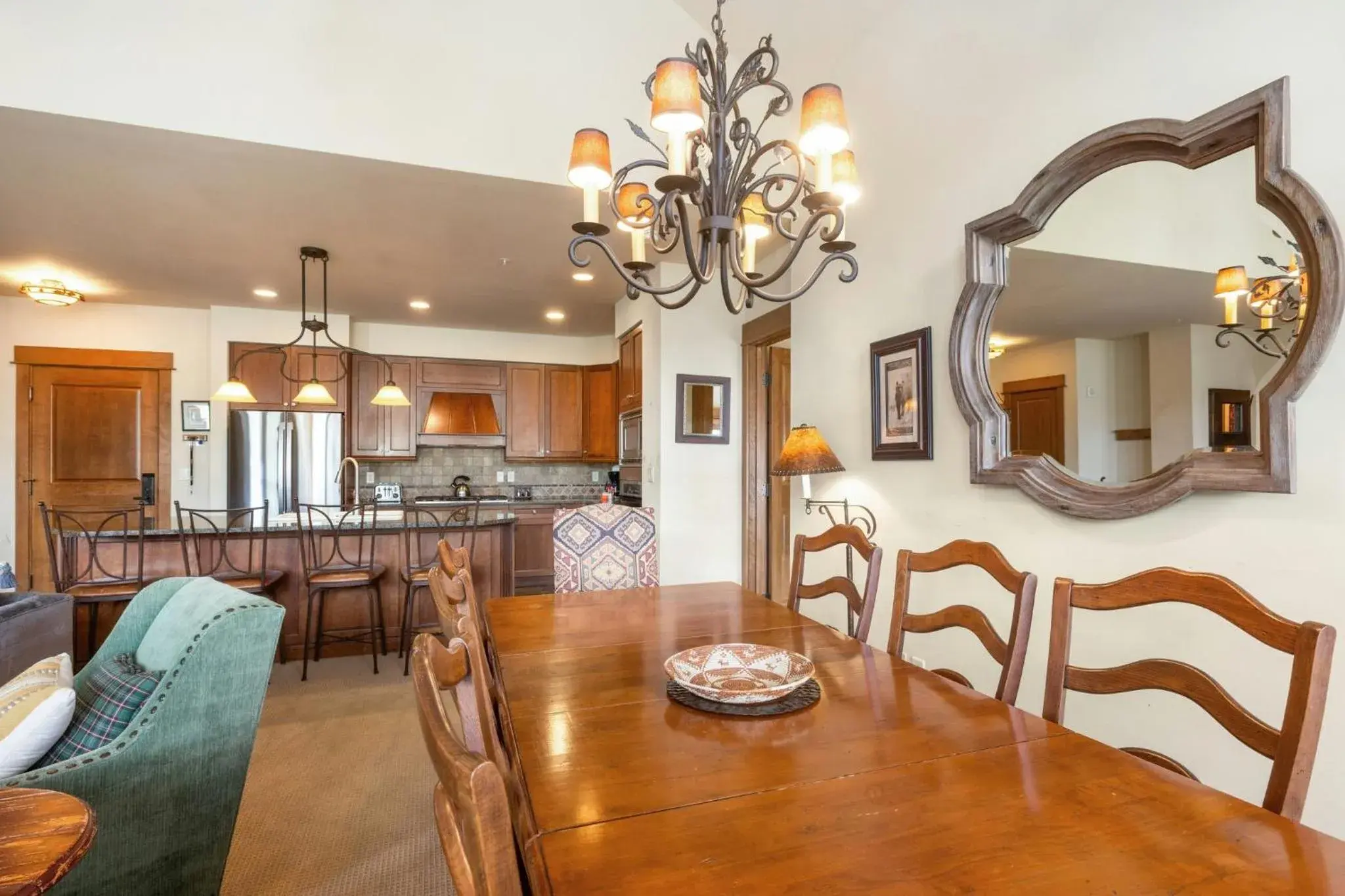 Restaurant/places to eat in Timbers & Lone Eagle by Vail Resorts Restaurant/places to eat in Timbers & Lone Eagle by Vail Resorts