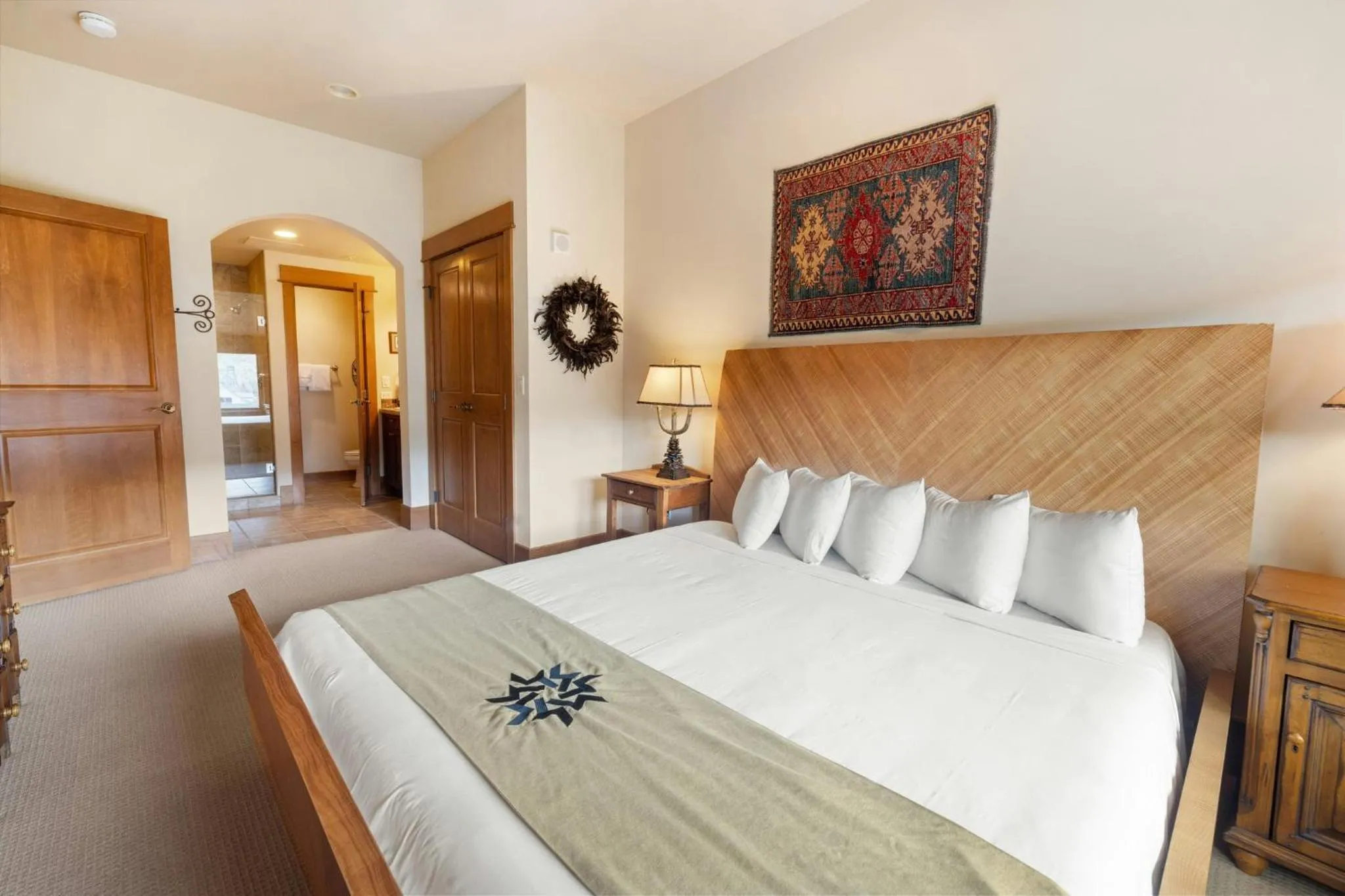 Bedroom, Bed in Timbers & Lone Eagle by Vail Resorts