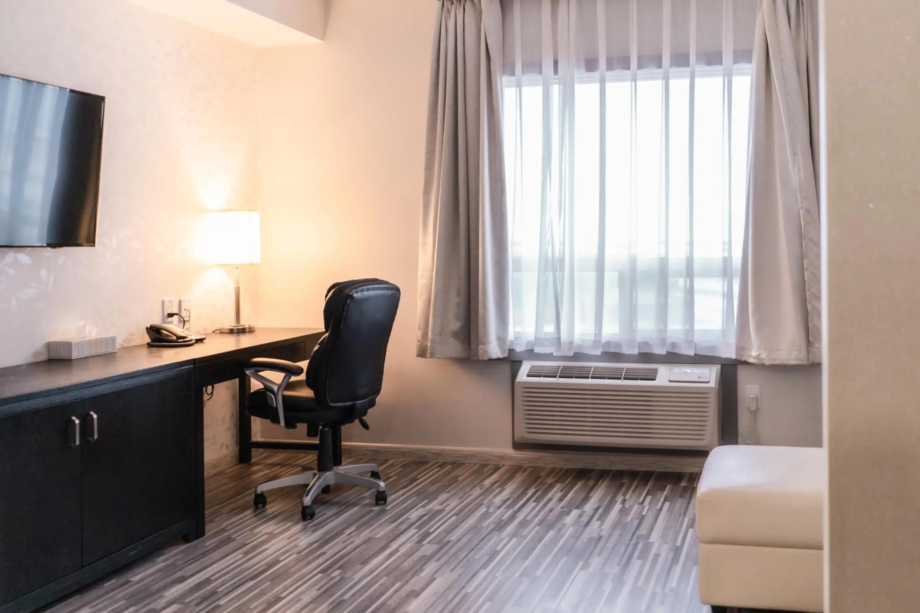 TV and multimedia, TV/Entertainment Center in Stars Inn