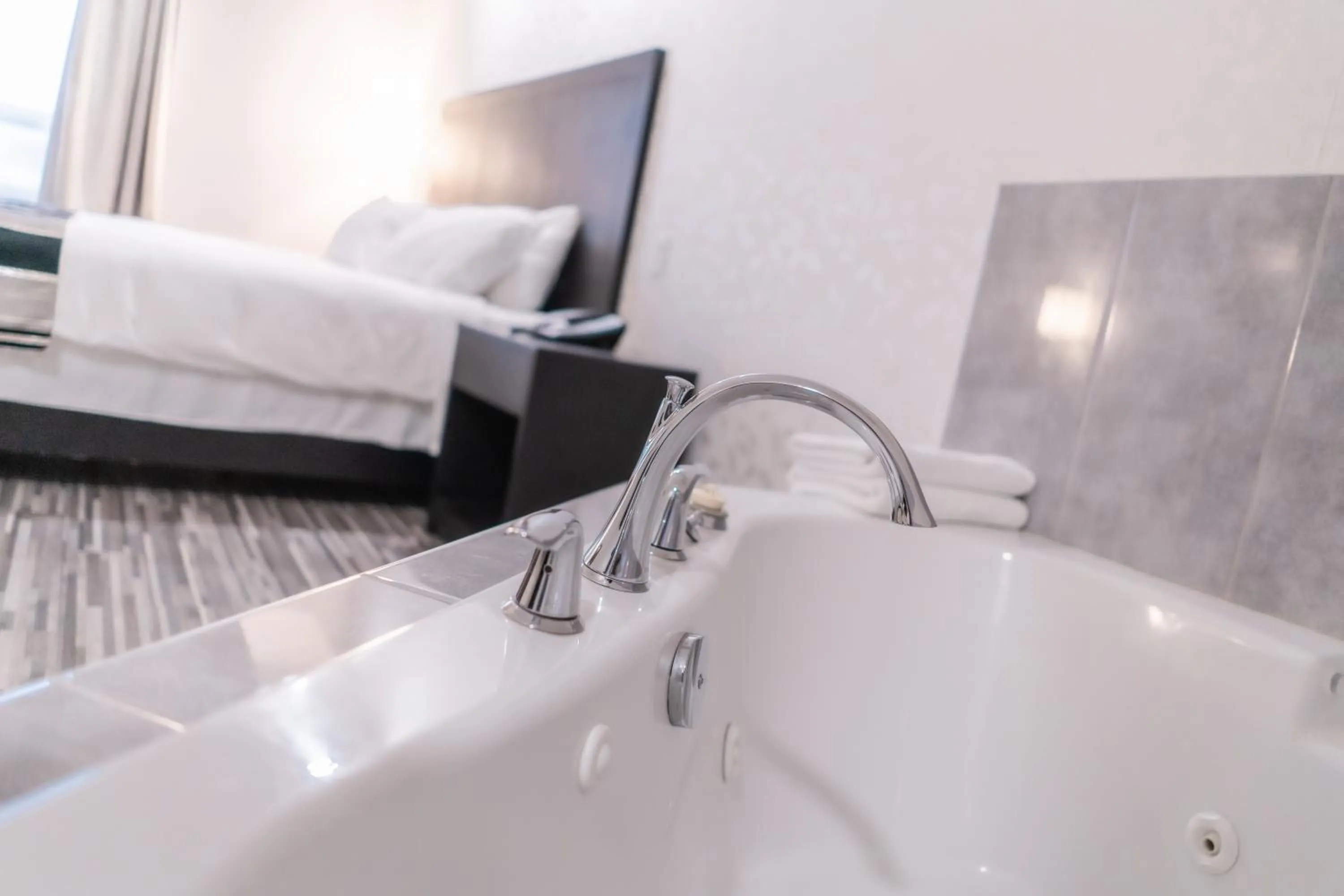 Bed, Bathroom in Stars Inn