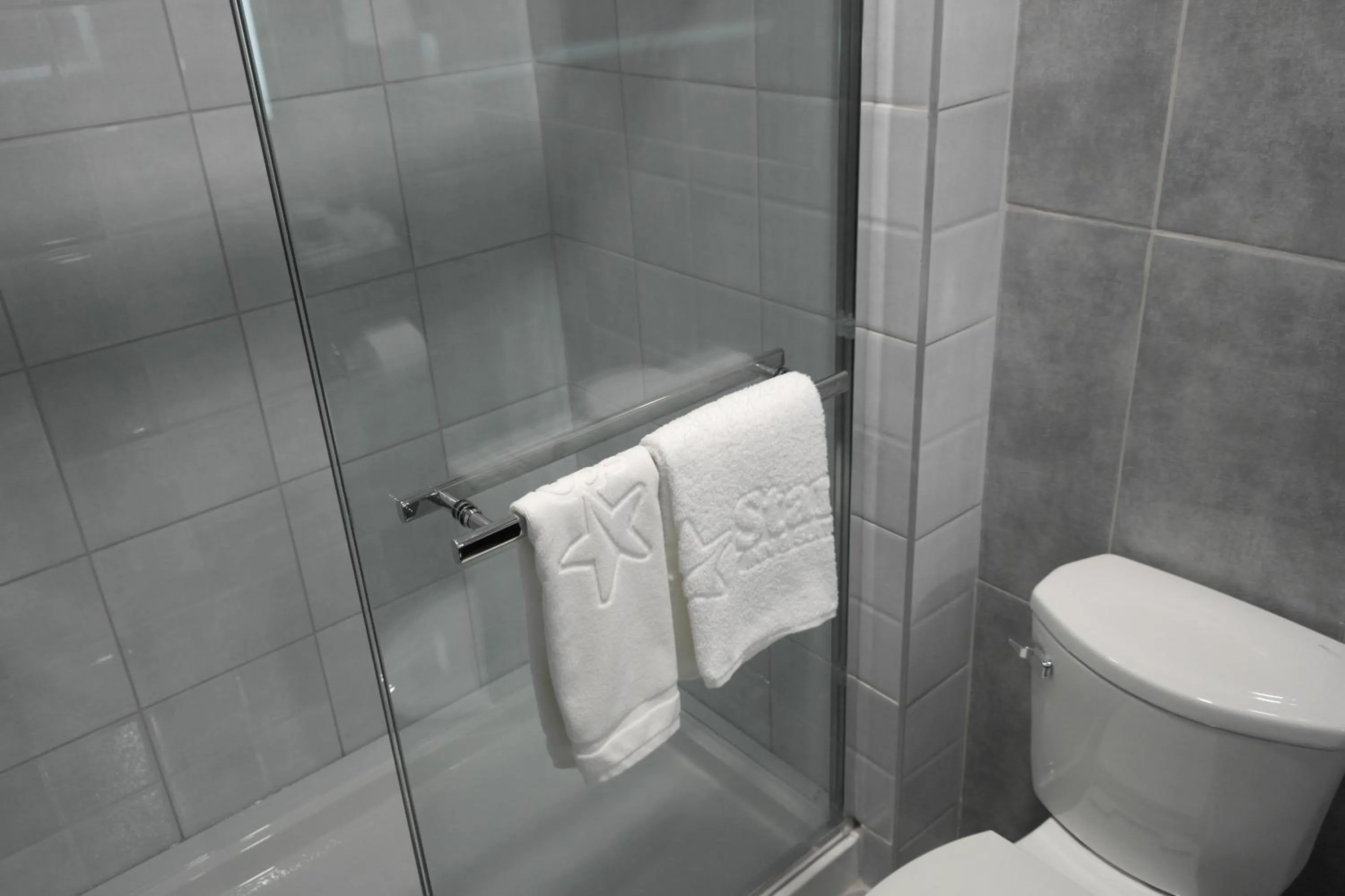 Shower, Bathroom in Stars Inn