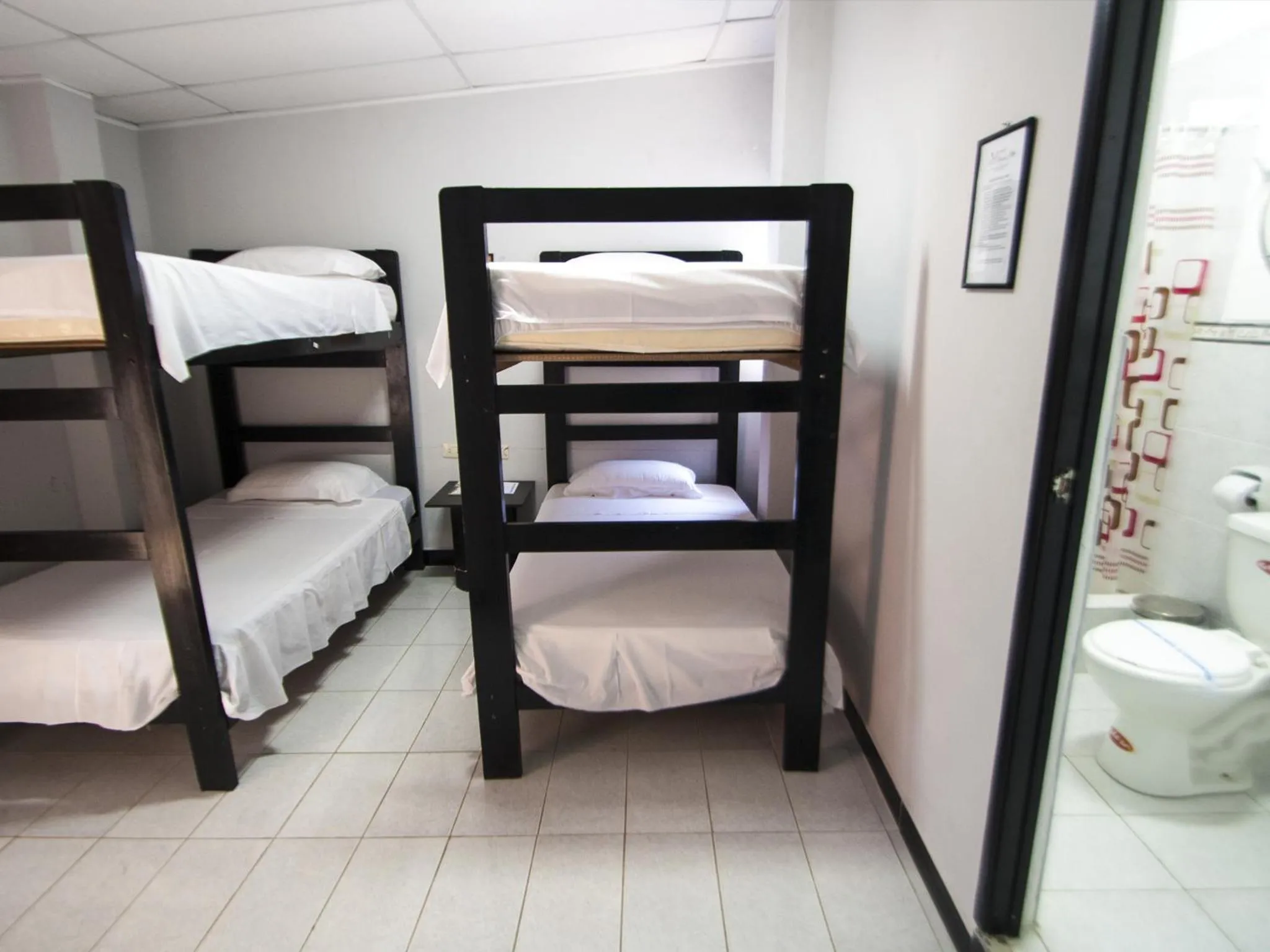 Photo of the whole room, Bed in Jer`s Hostal