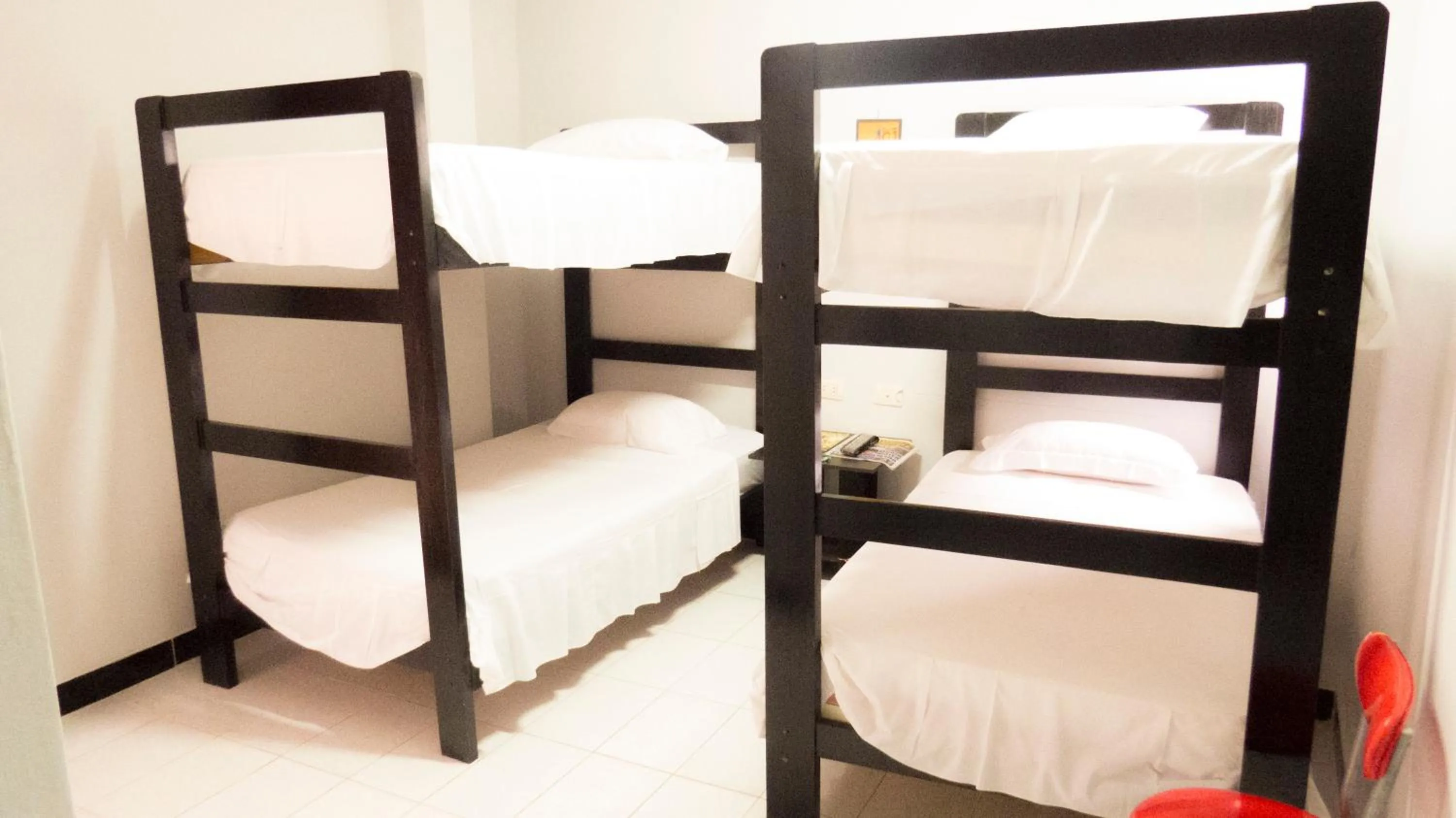 Photo of the whole room, Bed in Jer`s Hostal