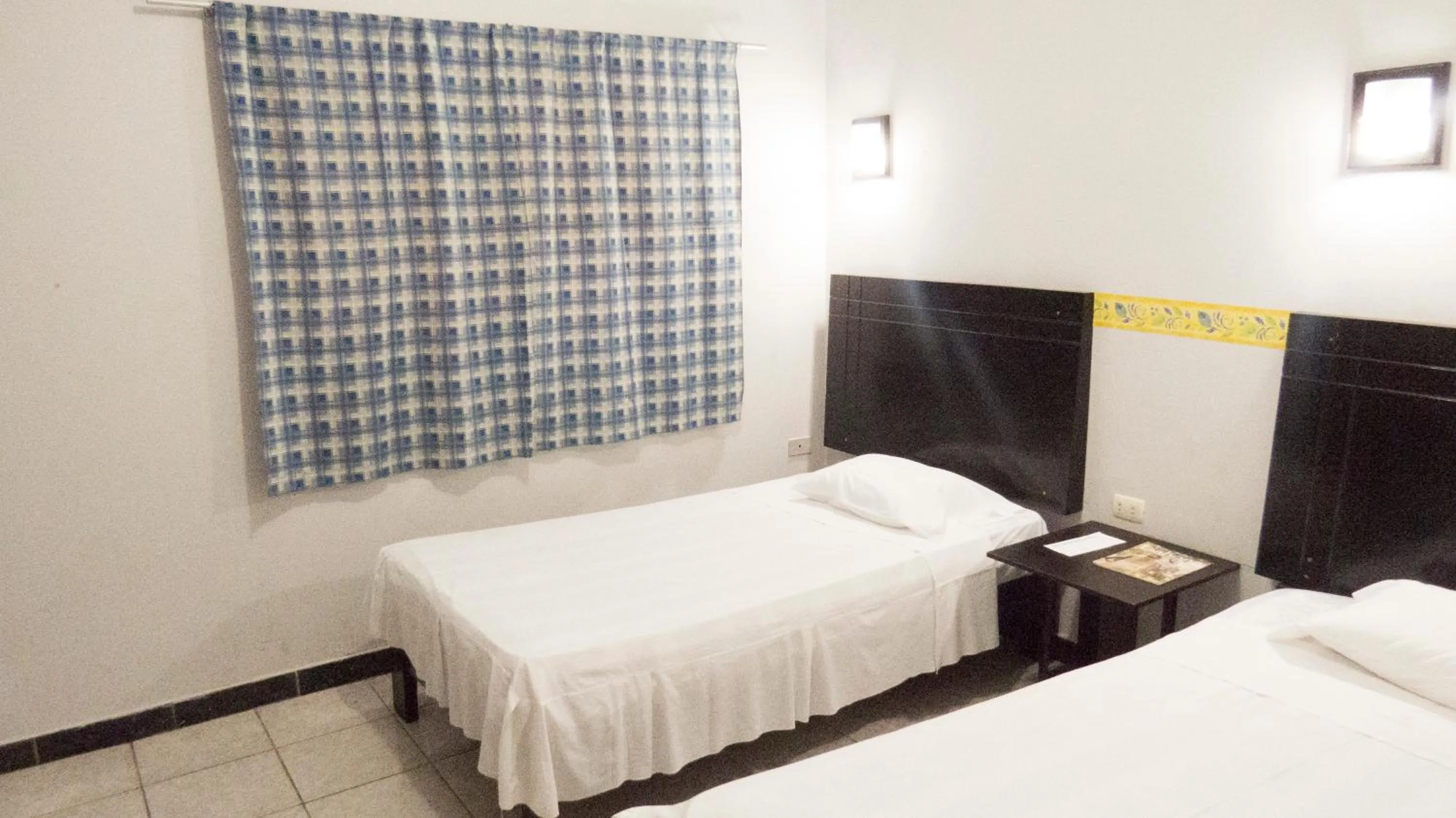 Photo of the whole room, Bed in Jer`s Hostal