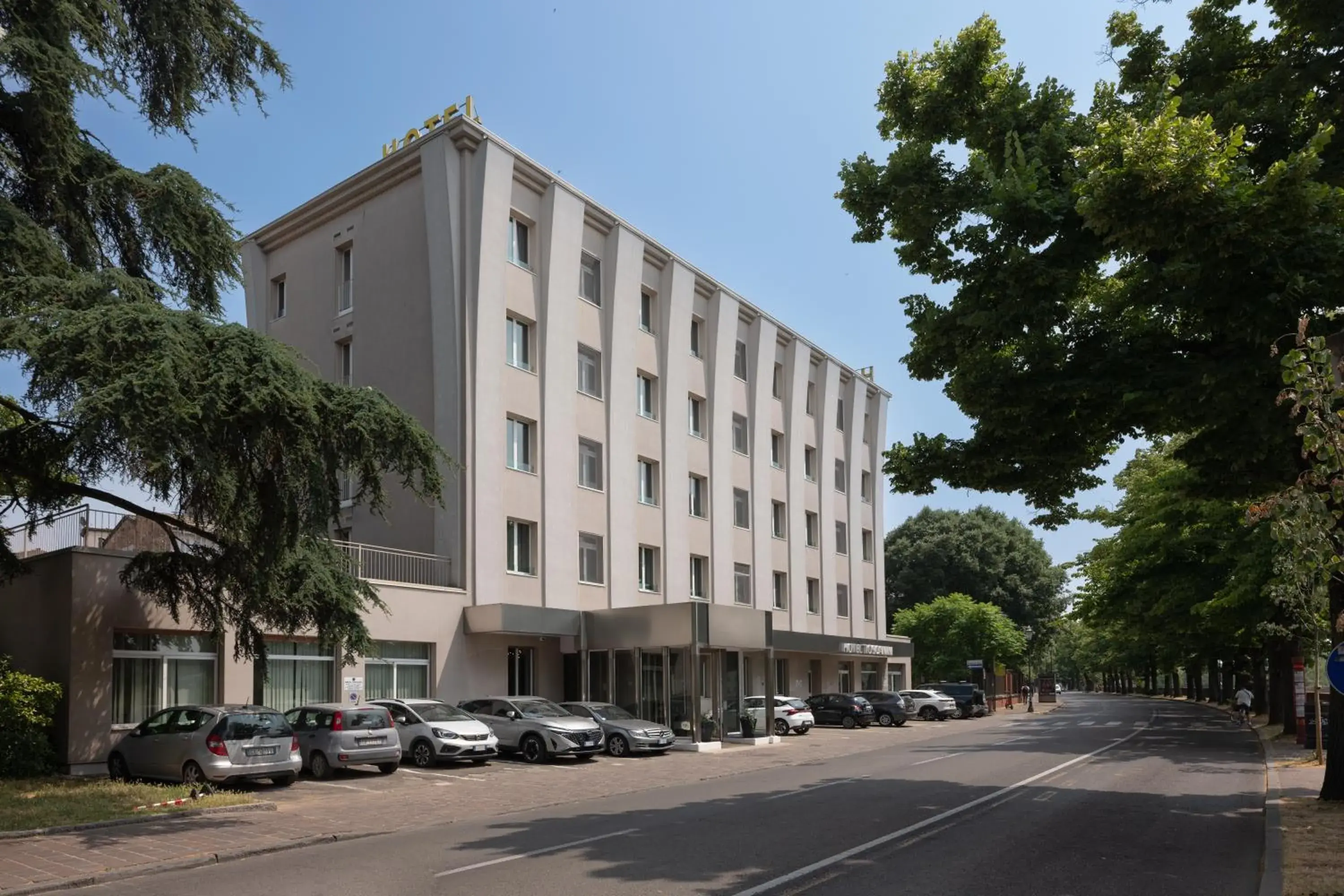 Property building in Hotel Toscanini Property building in Hotel Toscanini