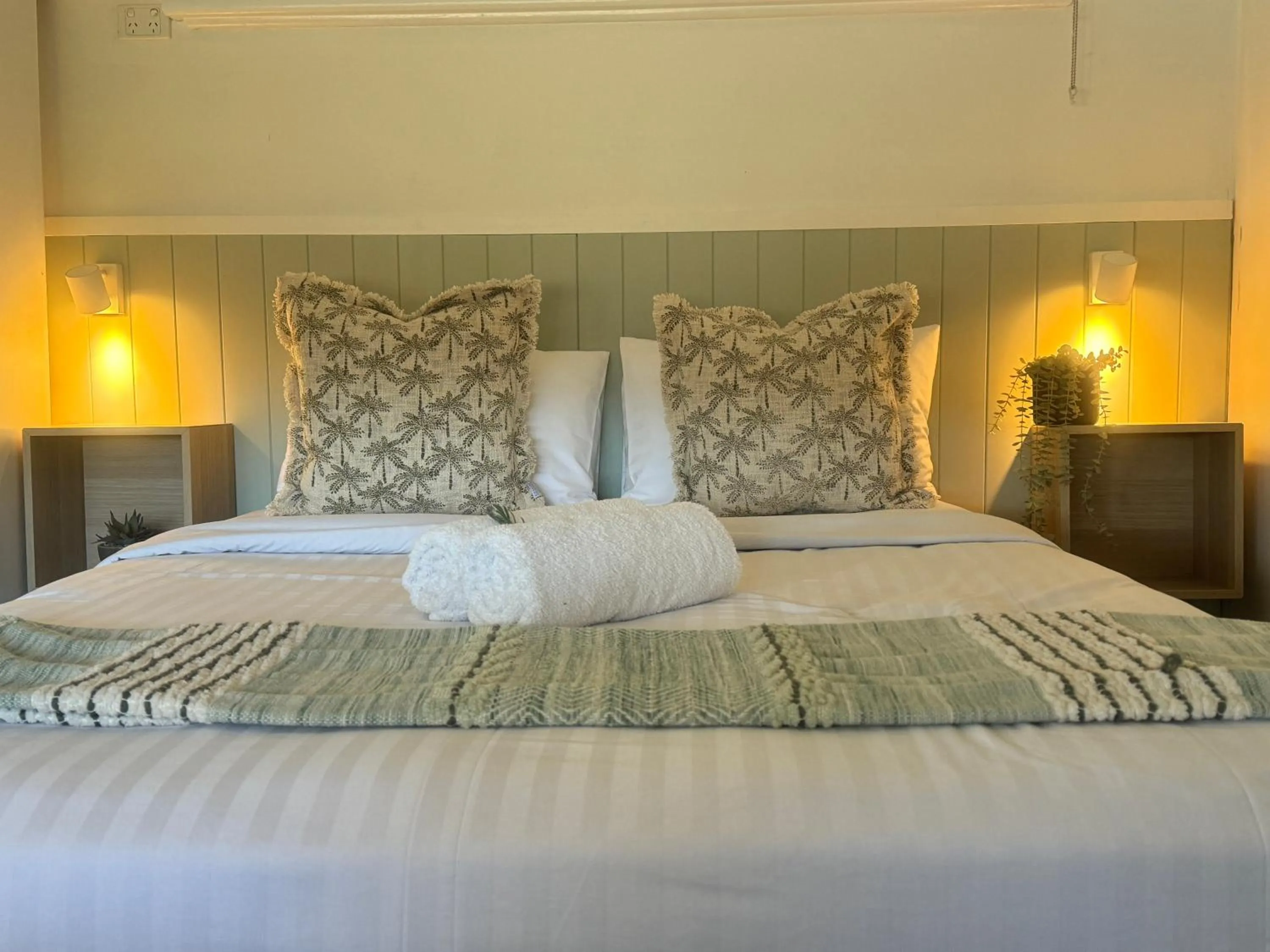 Bed in The Highlander Motel - 24HR Check In