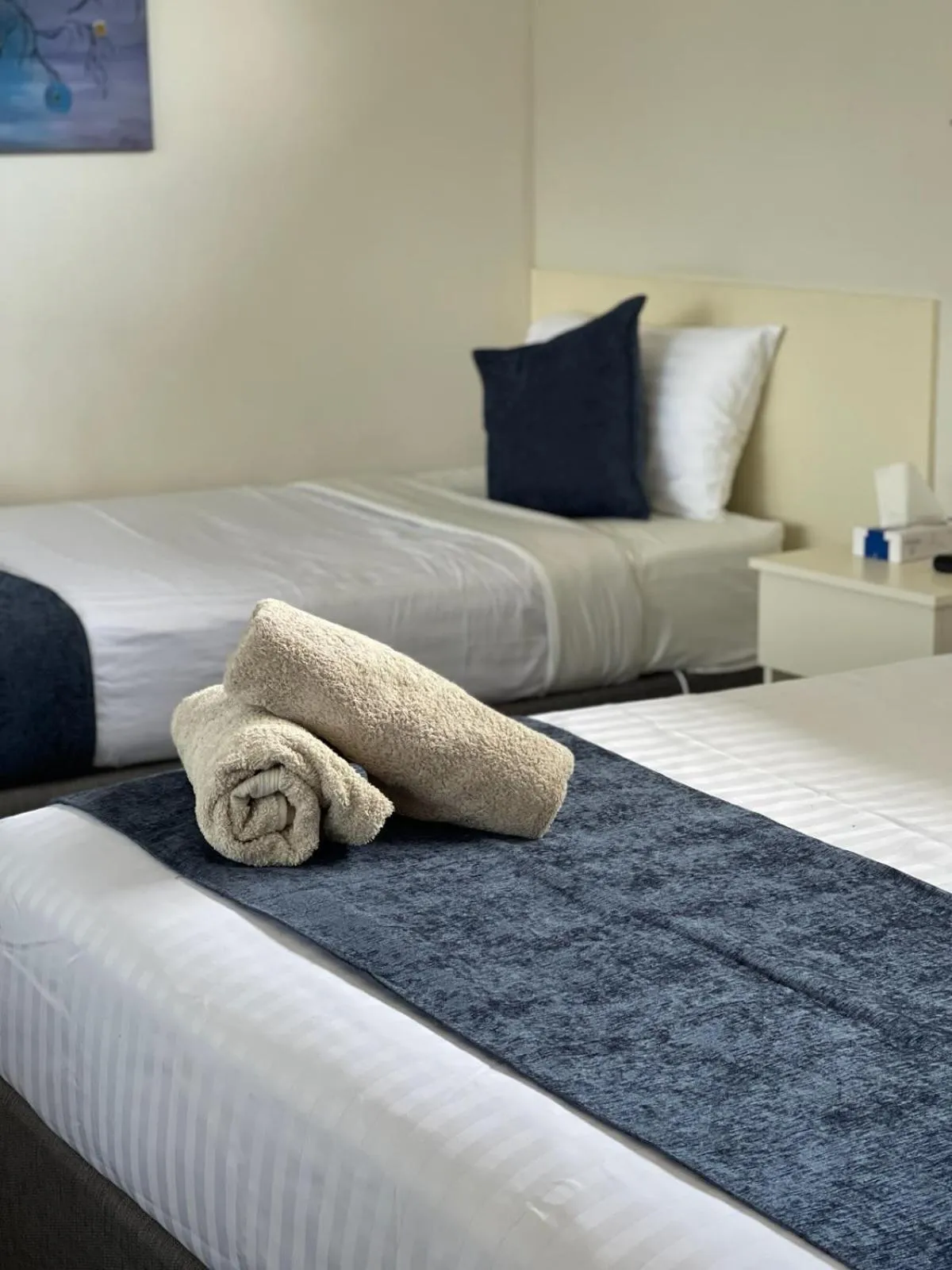 Bed in The Highlander Motel - 24HR Check In