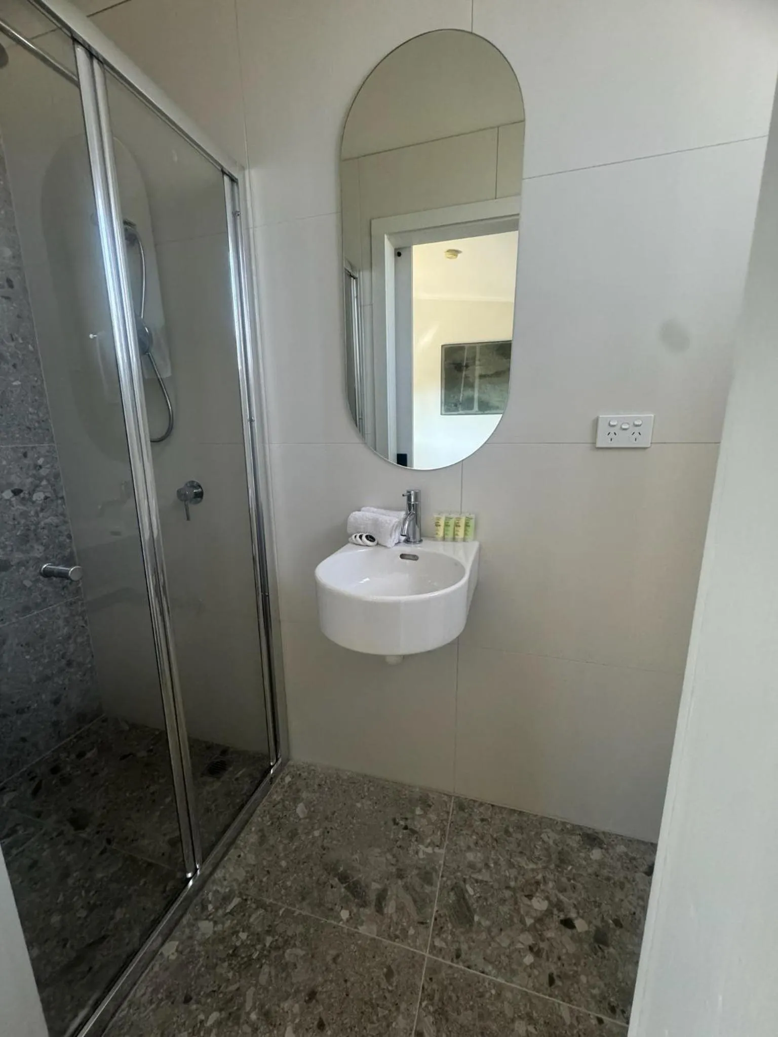 The Highlander Motel - 24HR Check In