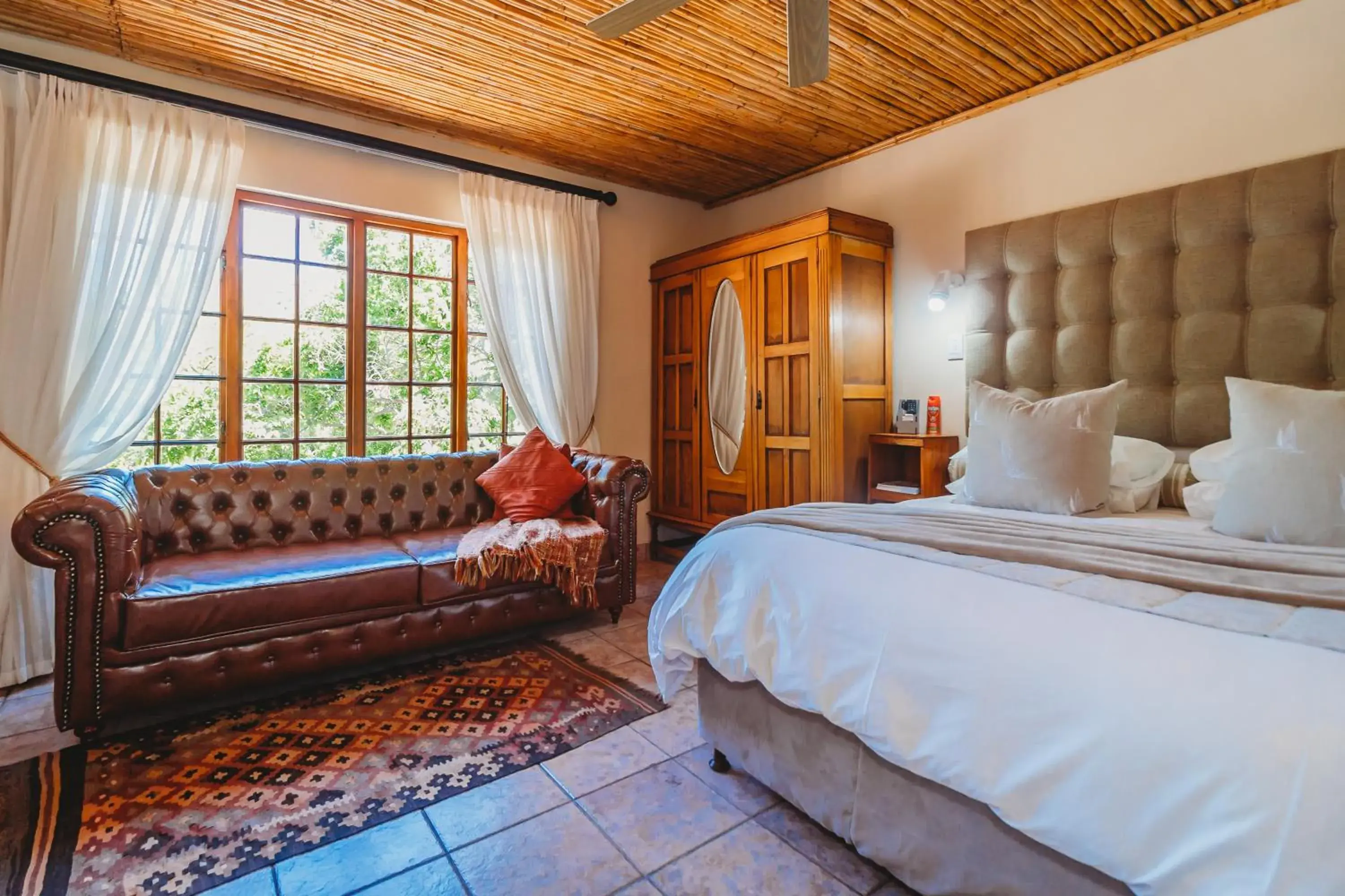 Double Room in De Poort Country Lodge Double Room in De Poort Country Lodge