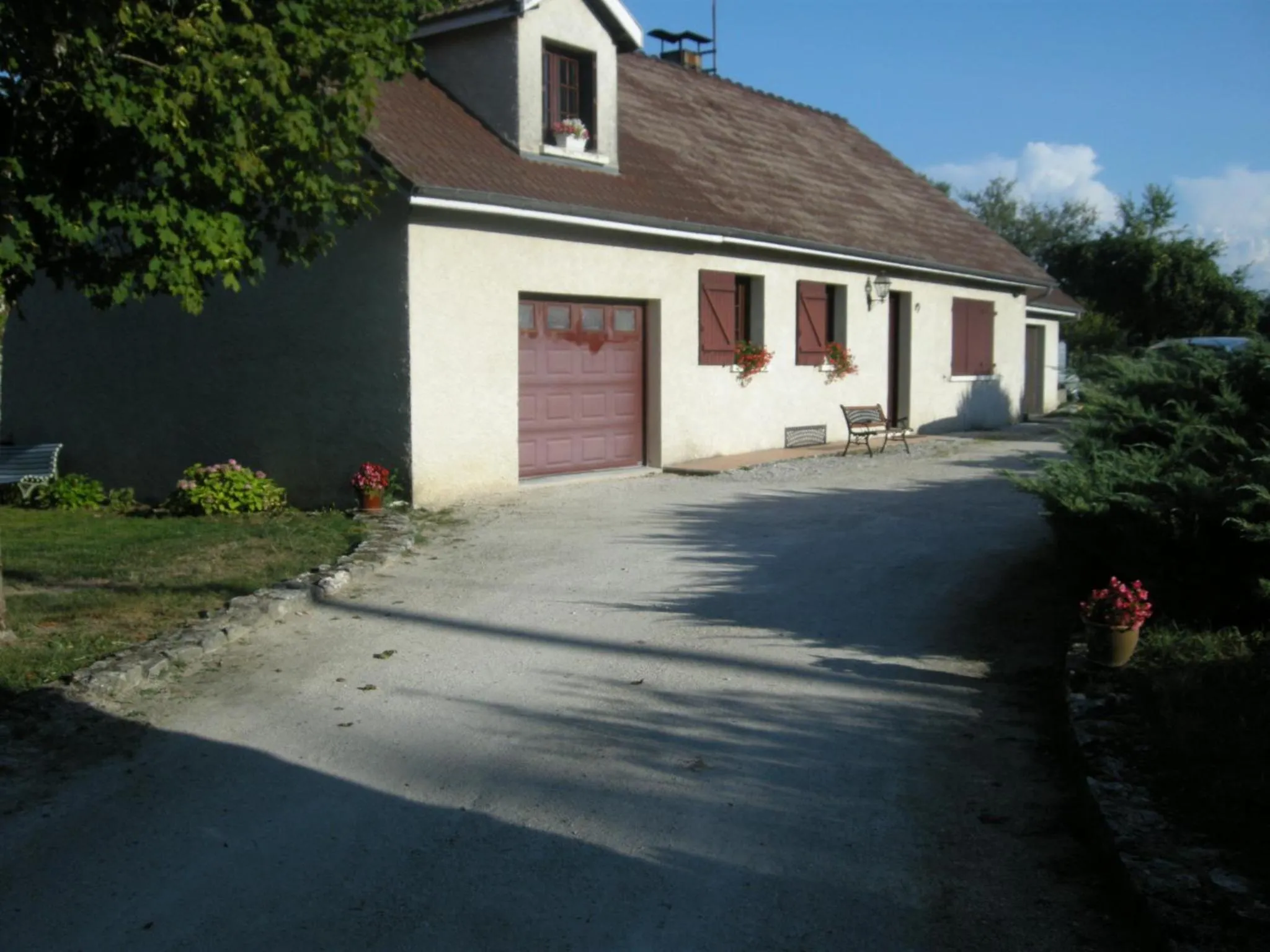 Facade/entrance in Le Grand Pré