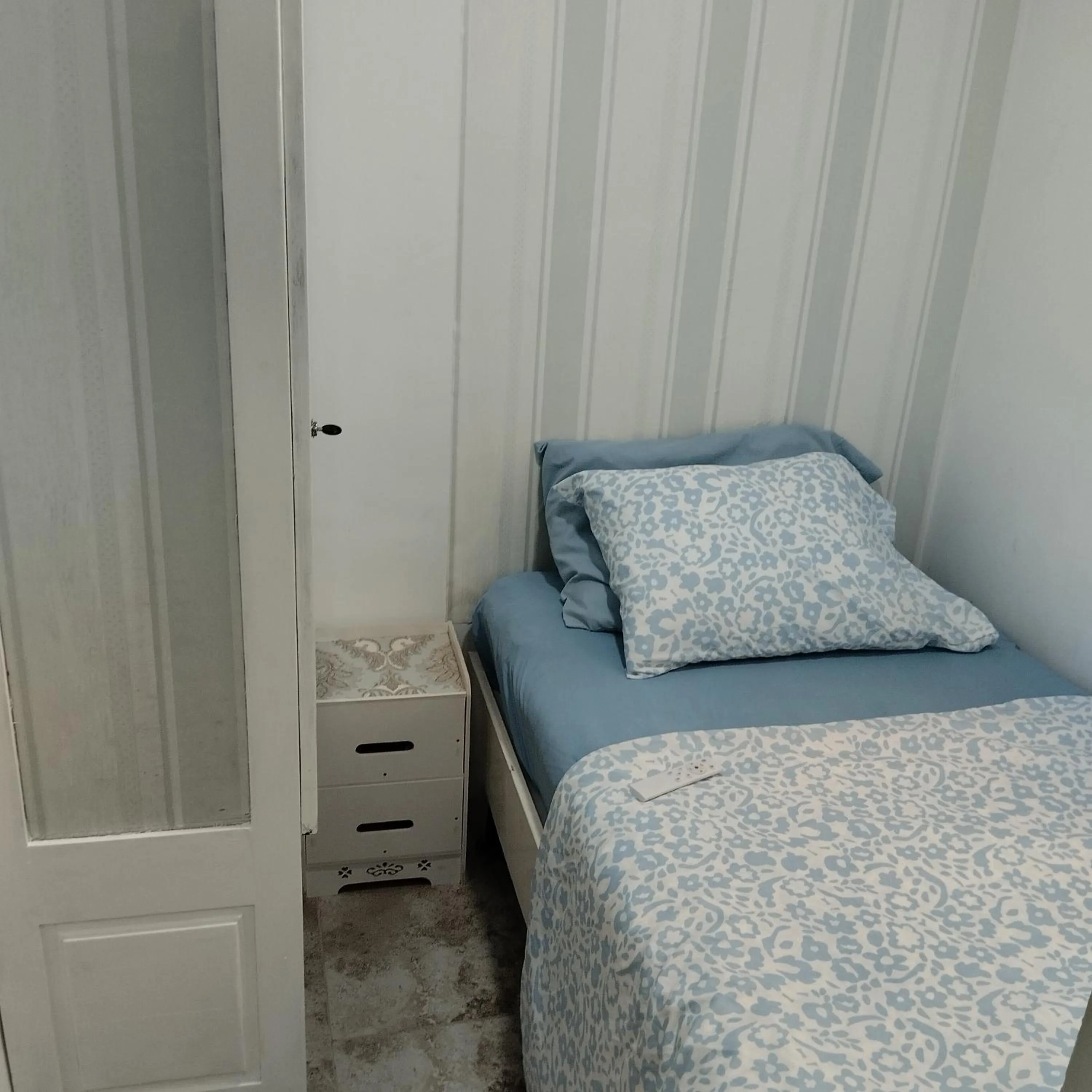 Bedroom, Bed in Nely y Pietro share apartment