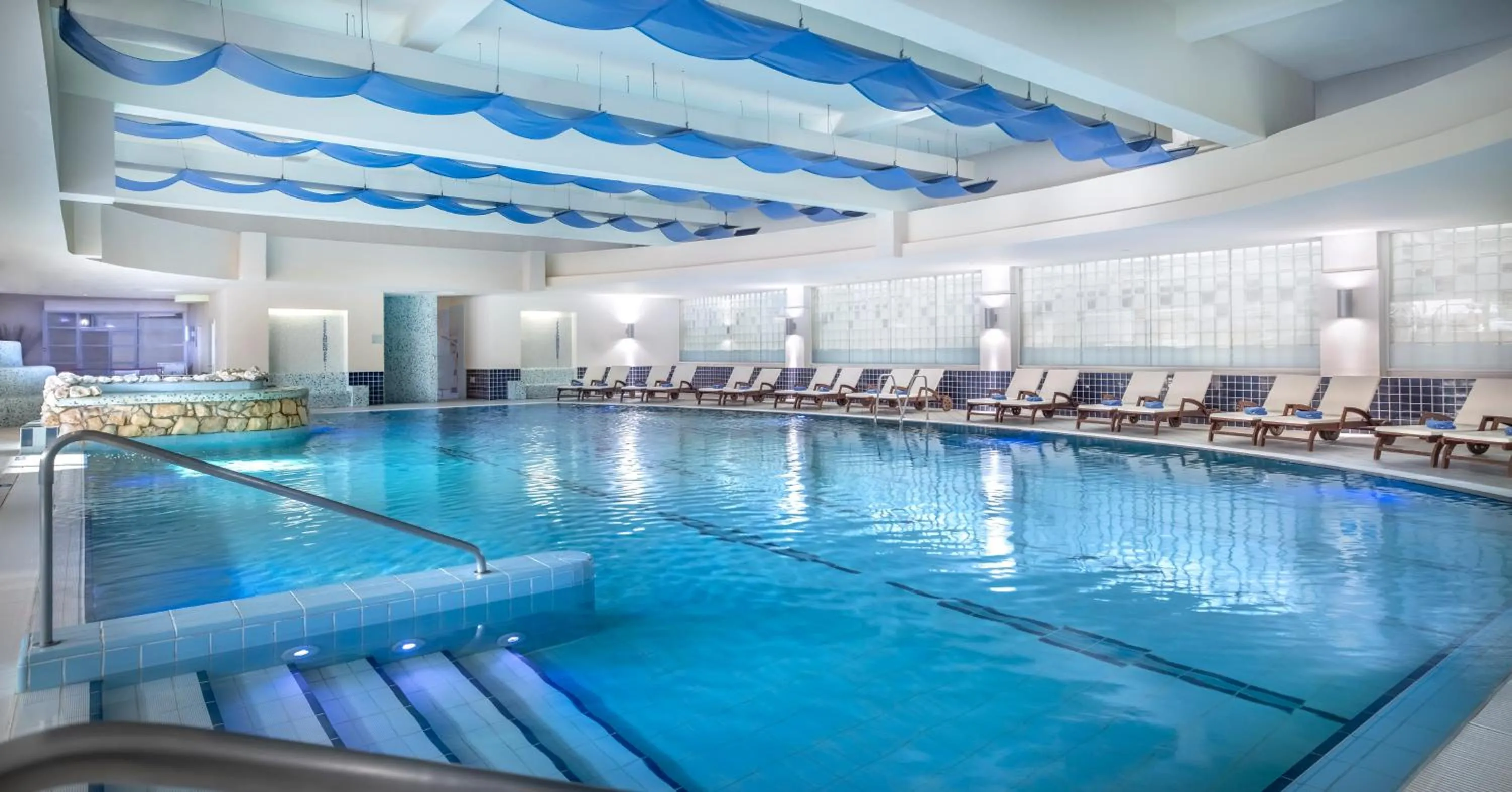 Swimming pool in Valamar Diamant Hotel