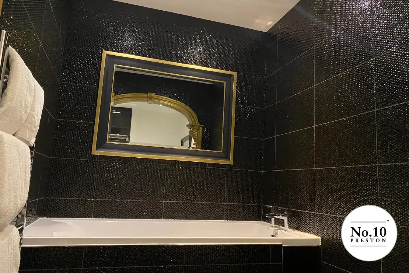 Deluxe Studio in No.10 Preston Deluxe Studio in No.10 Preston