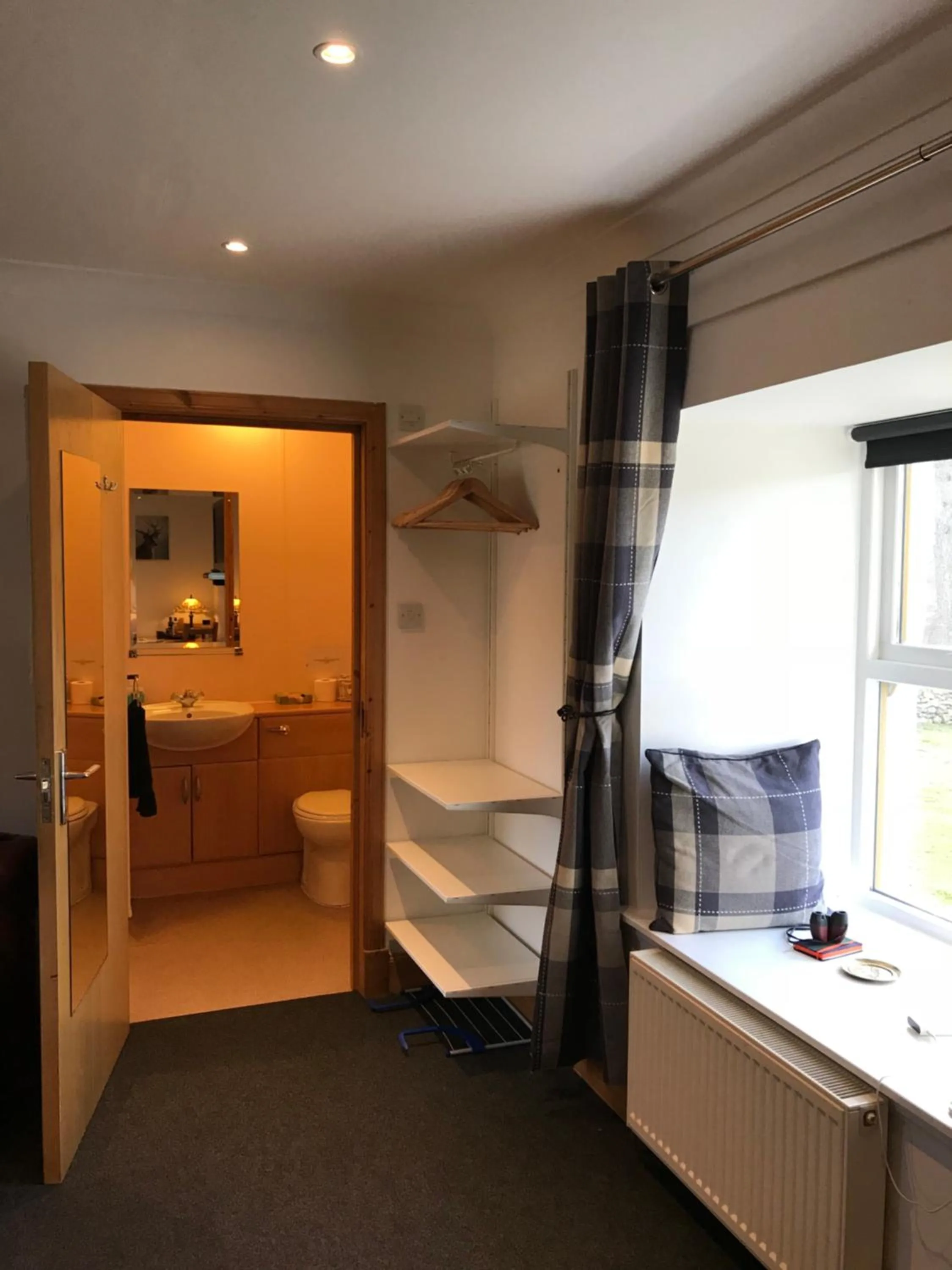 Photo of the whole room in Garrison Farm with Hot Tub