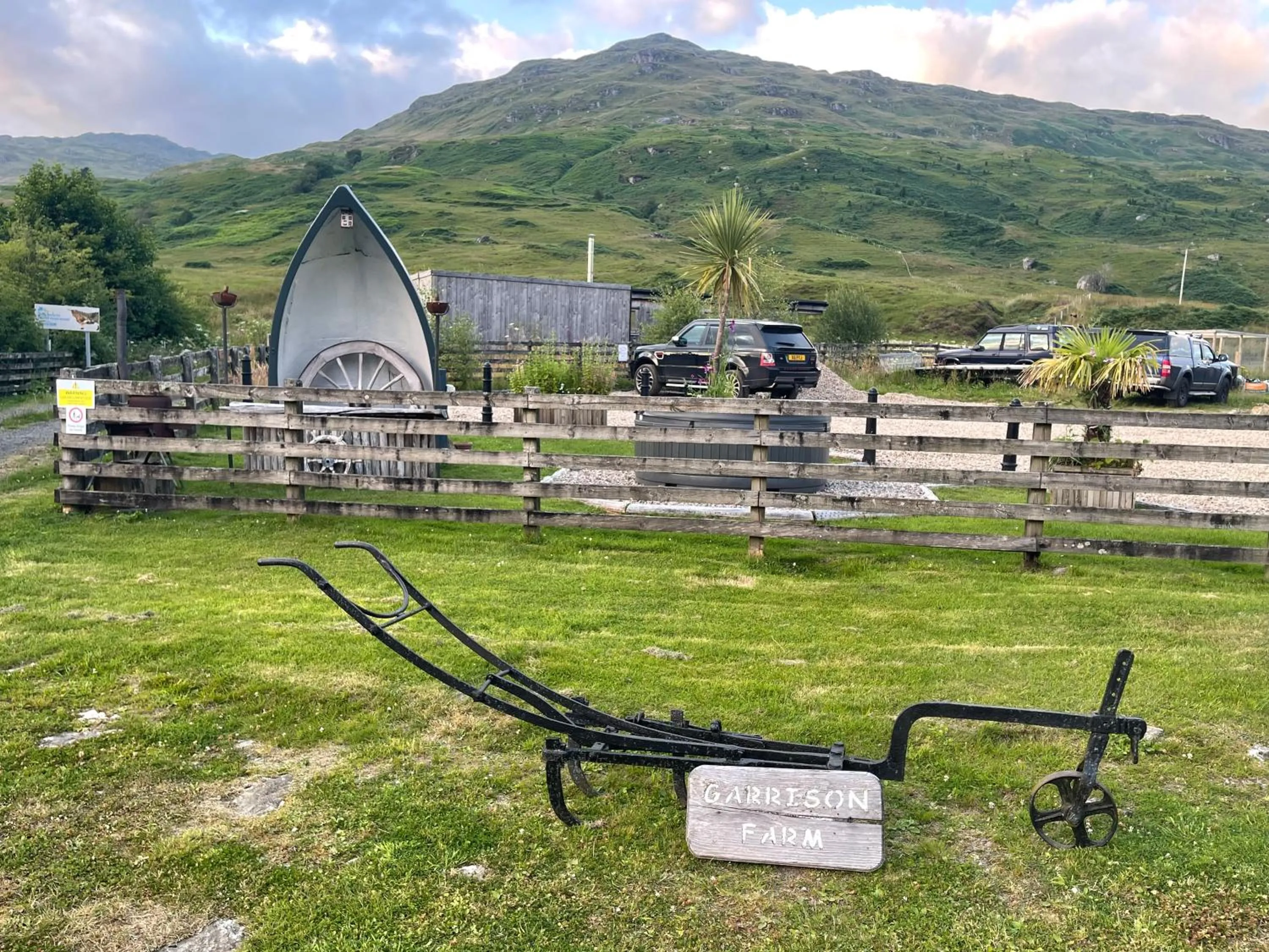 Garrison Farm with Hot Tub