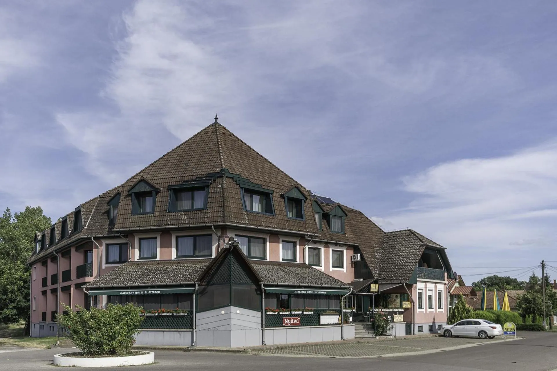 Property building in Hableány Hotel