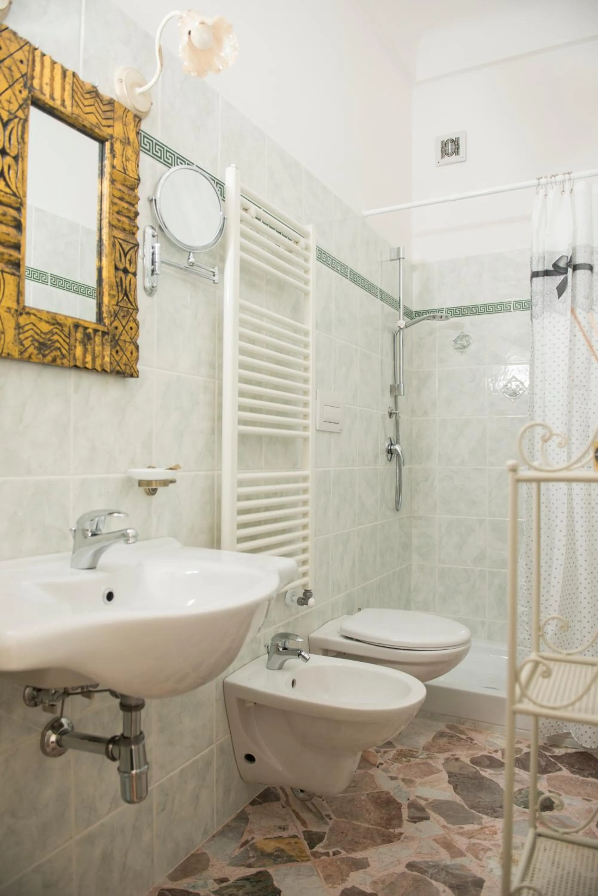 Bathroom in Dimora Cappuccini Guest House