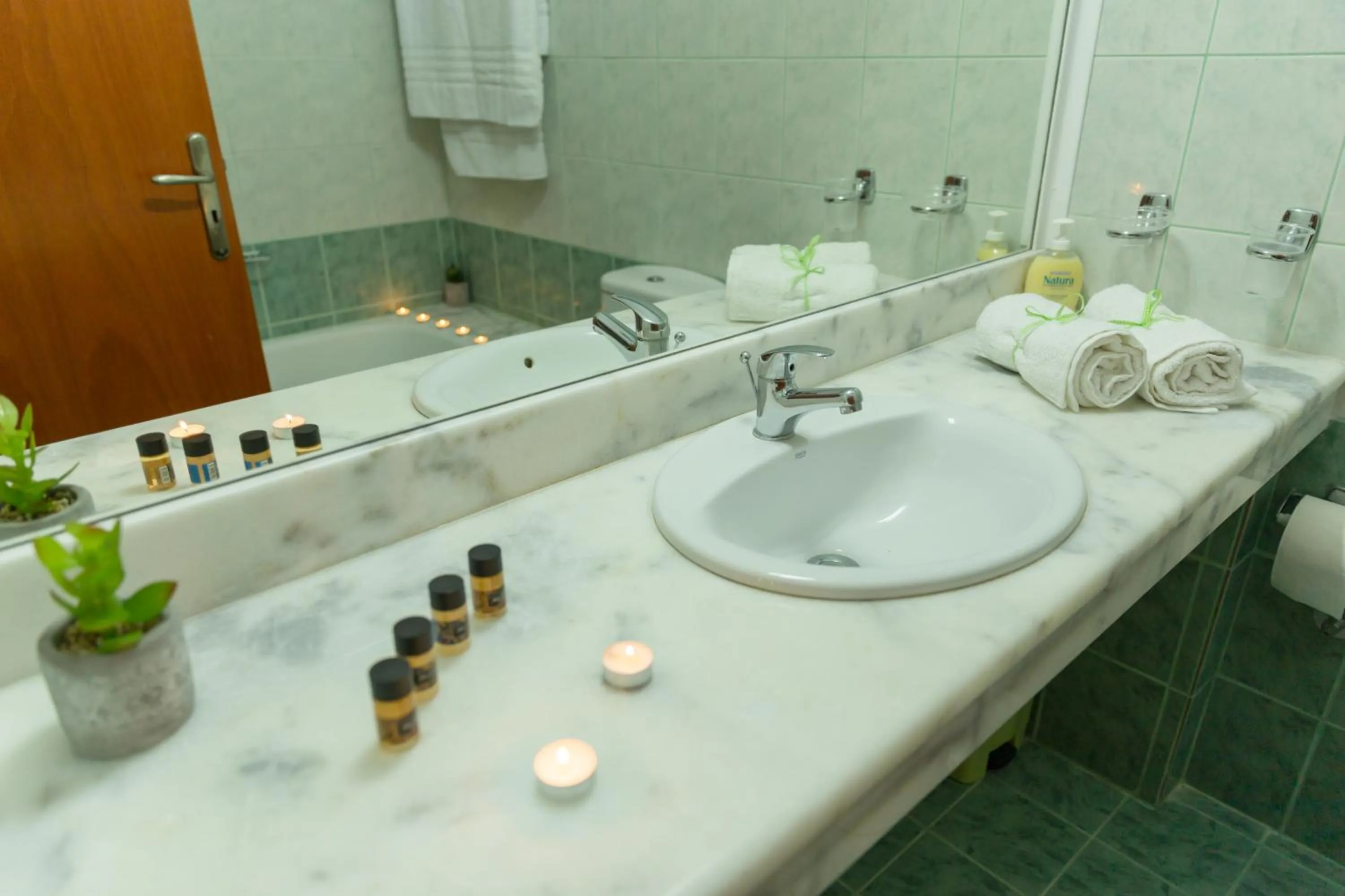 Shower in Stegna Bay Apartment
