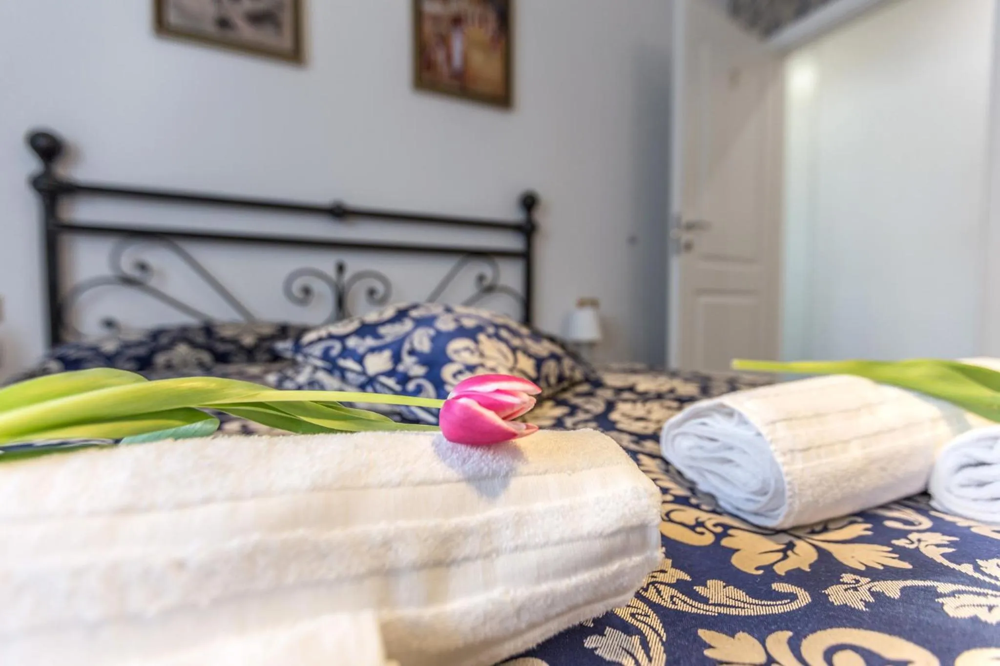 Bed in Central City Rooms