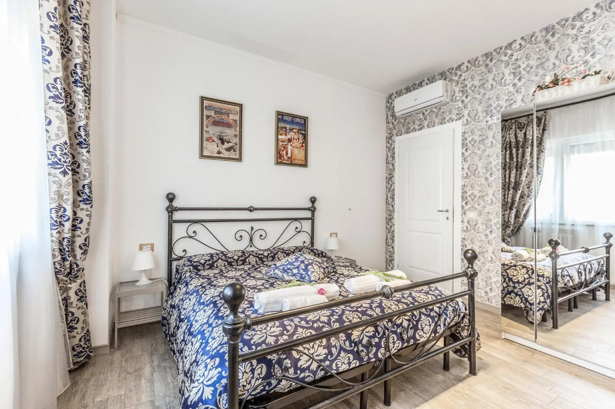 Bed in Central City Rooms Bed in Central City Rooms