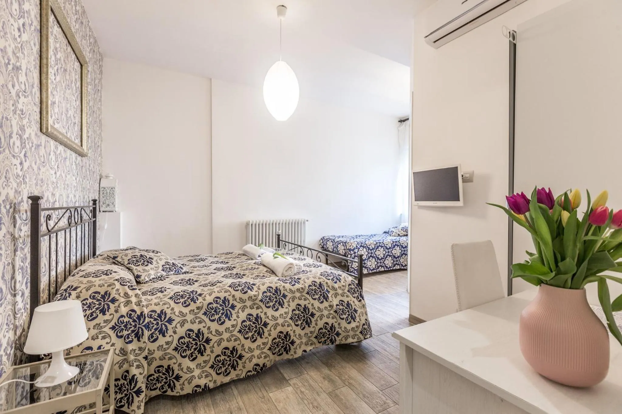 Bed in Central City Rooms