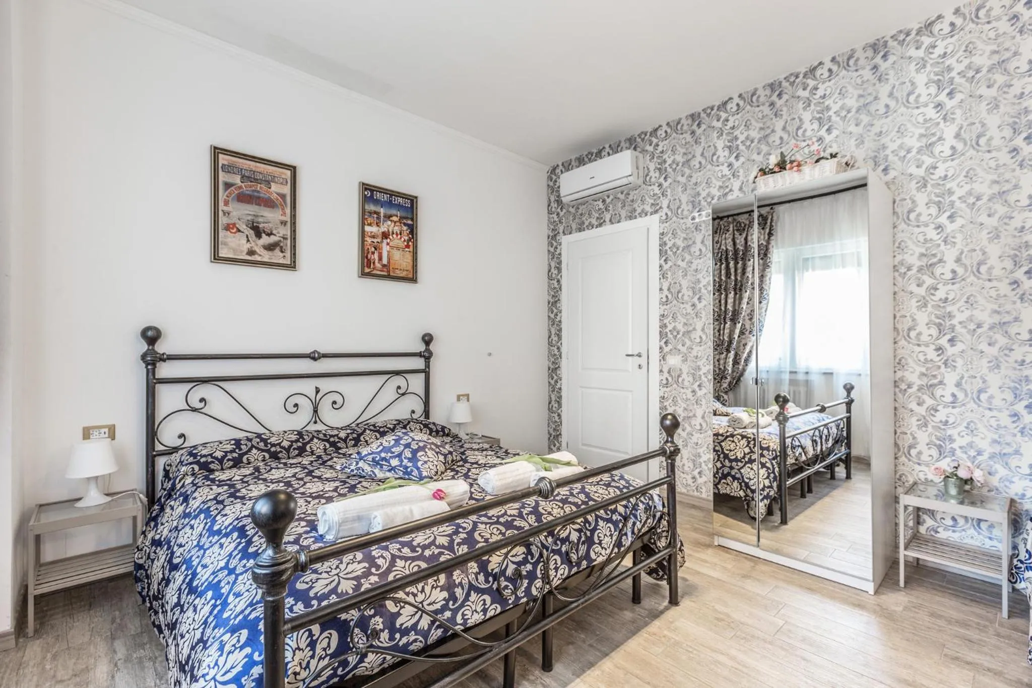 Bed in Central City Rooms