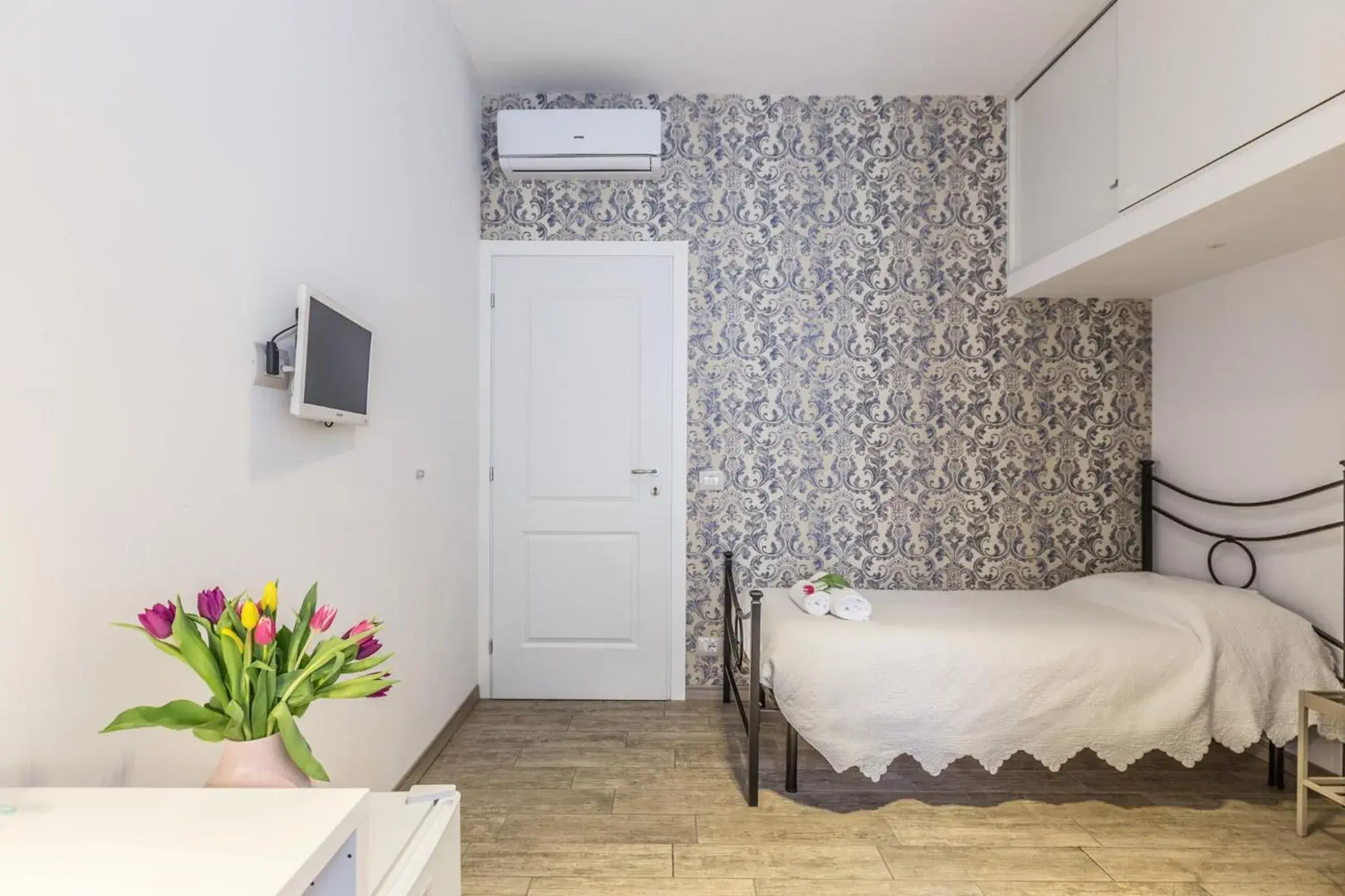 Bed in Central City Rooms Bed in Central City Rooms