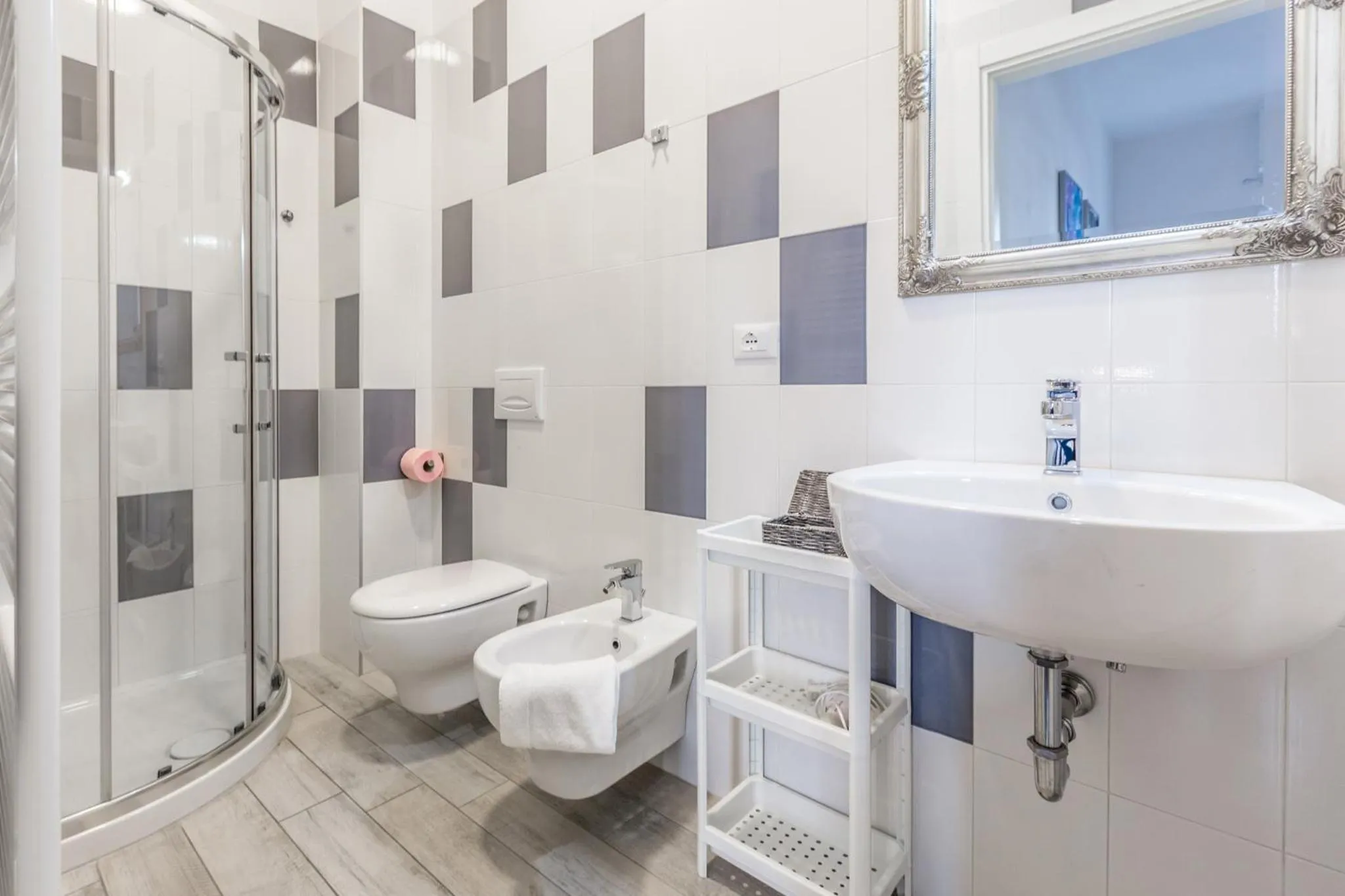 Bathroom in Central City Rooms