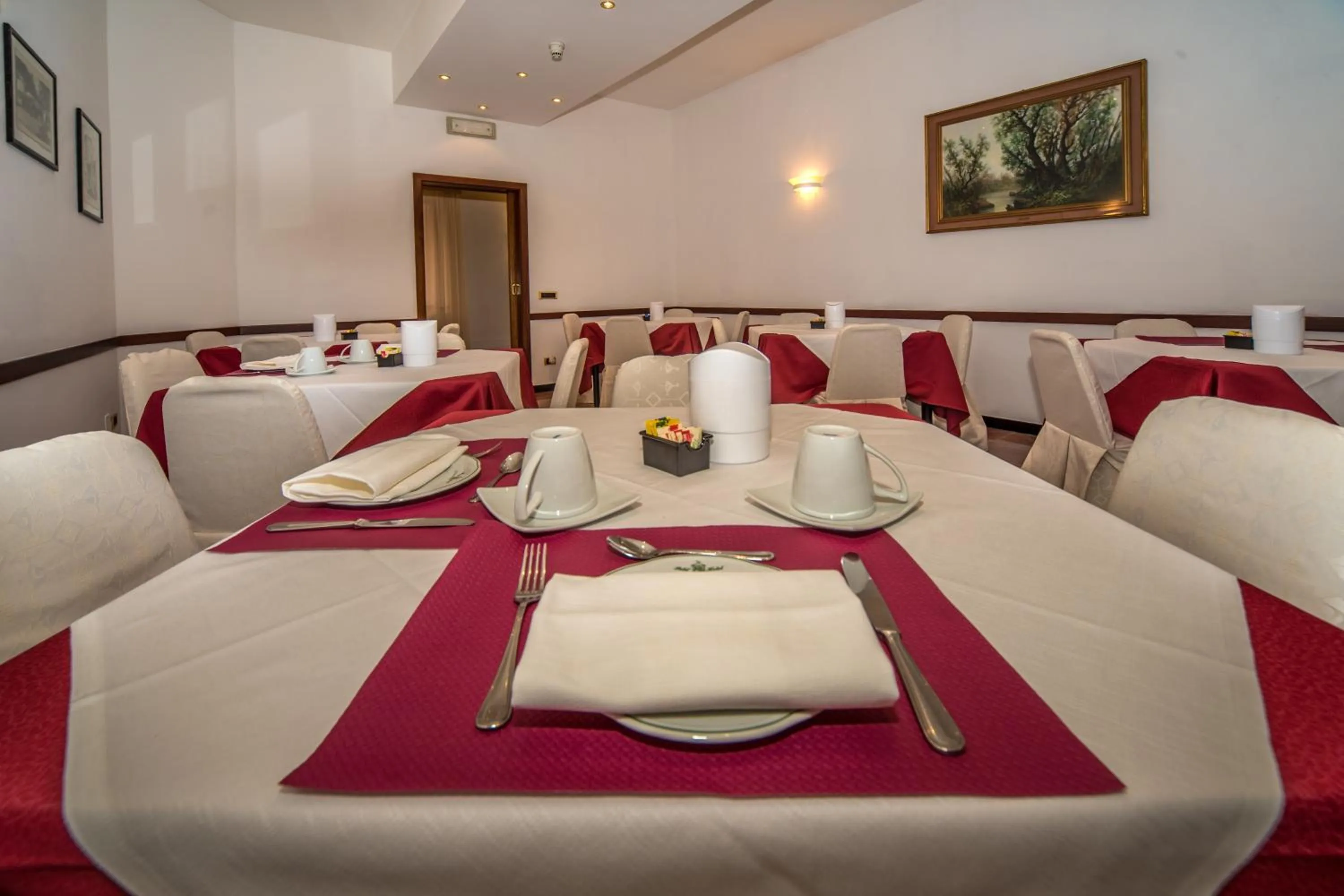 Area and facilities in New Petit Hotel