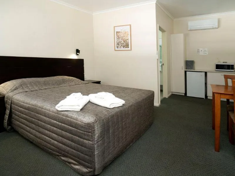 Bed in Club Hotel Motel Roma