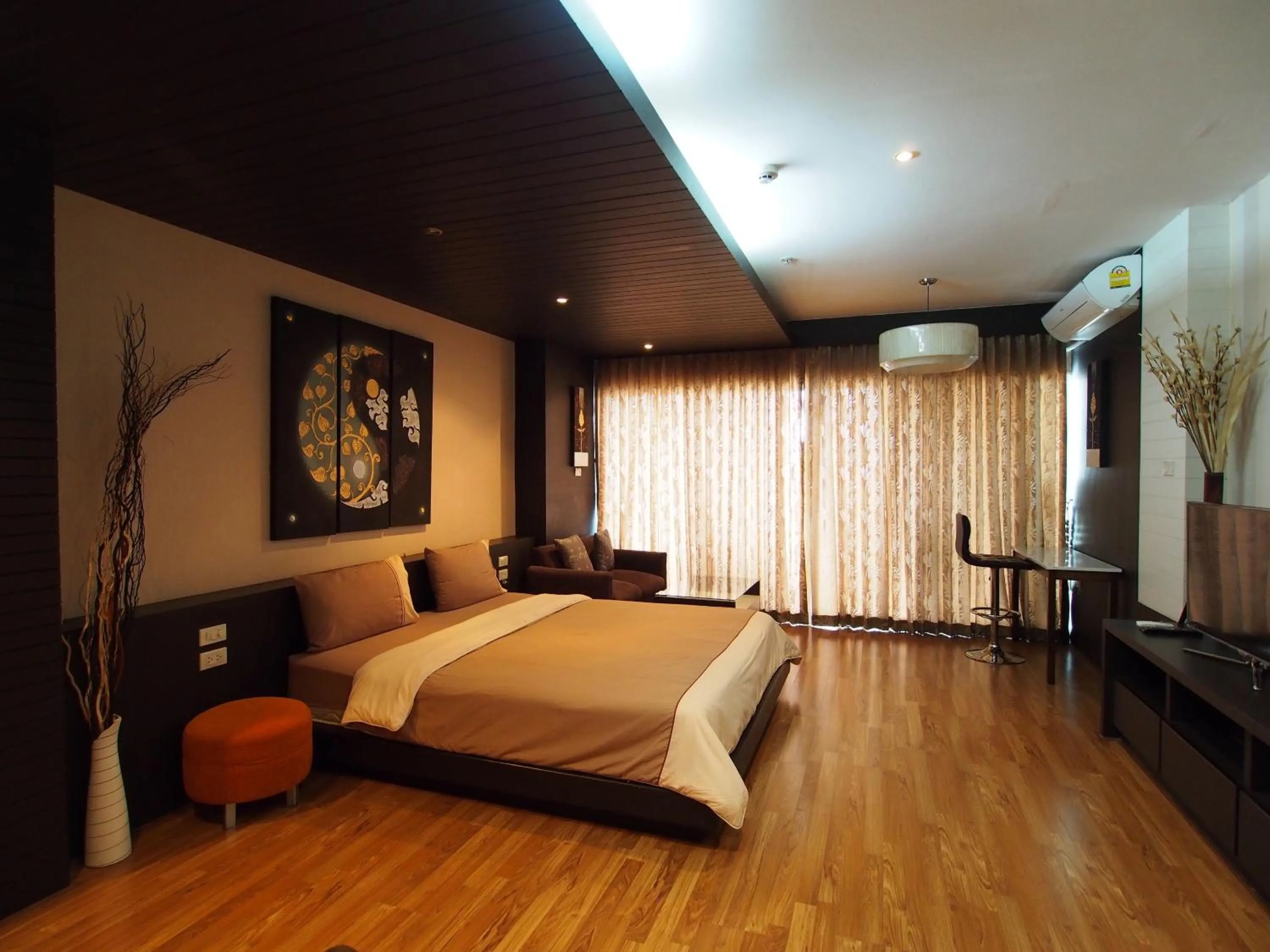 Photo of the whole room, Bed in View Talay 6 by Pat 42