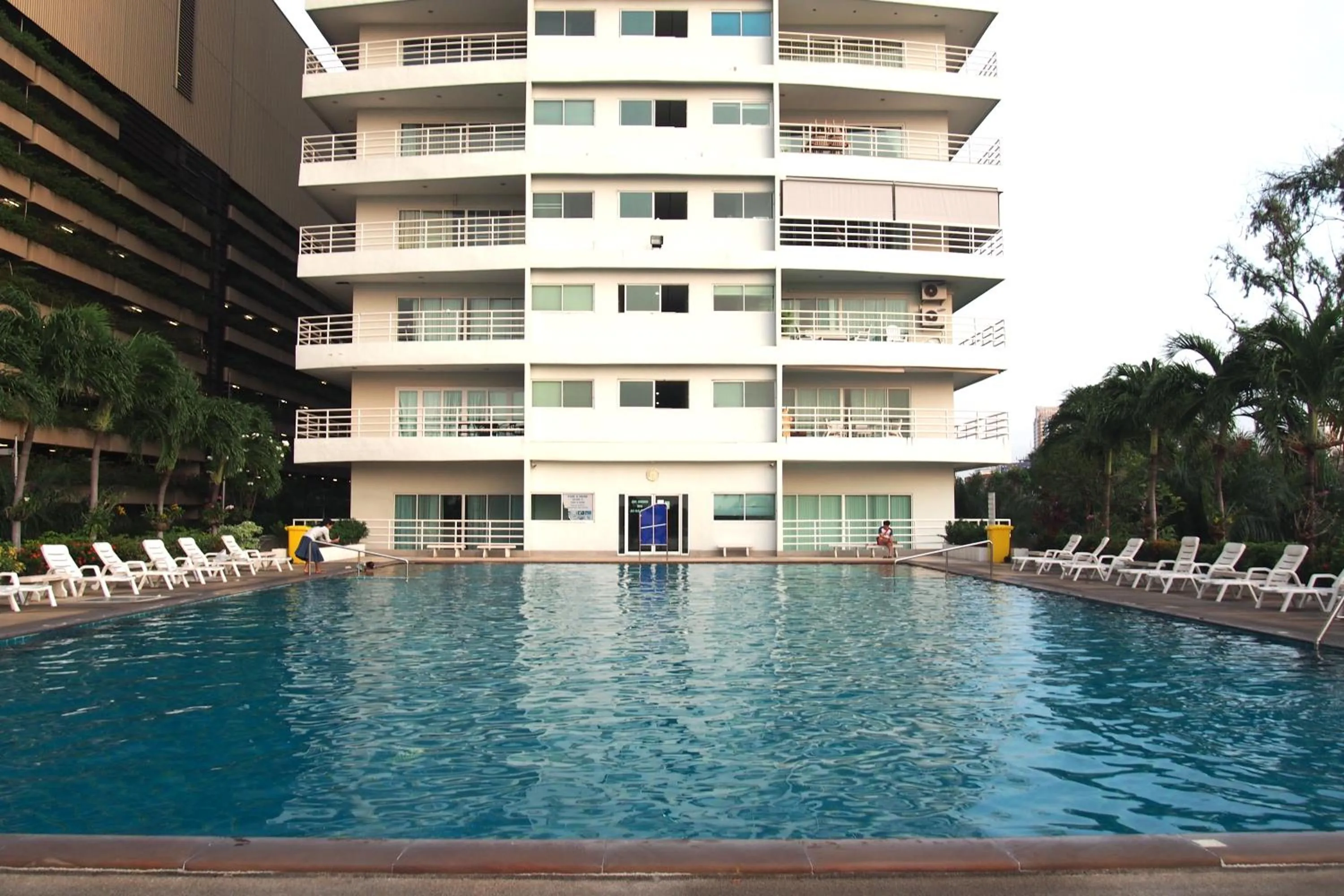 Property building in View Talay 6 by Pat 42