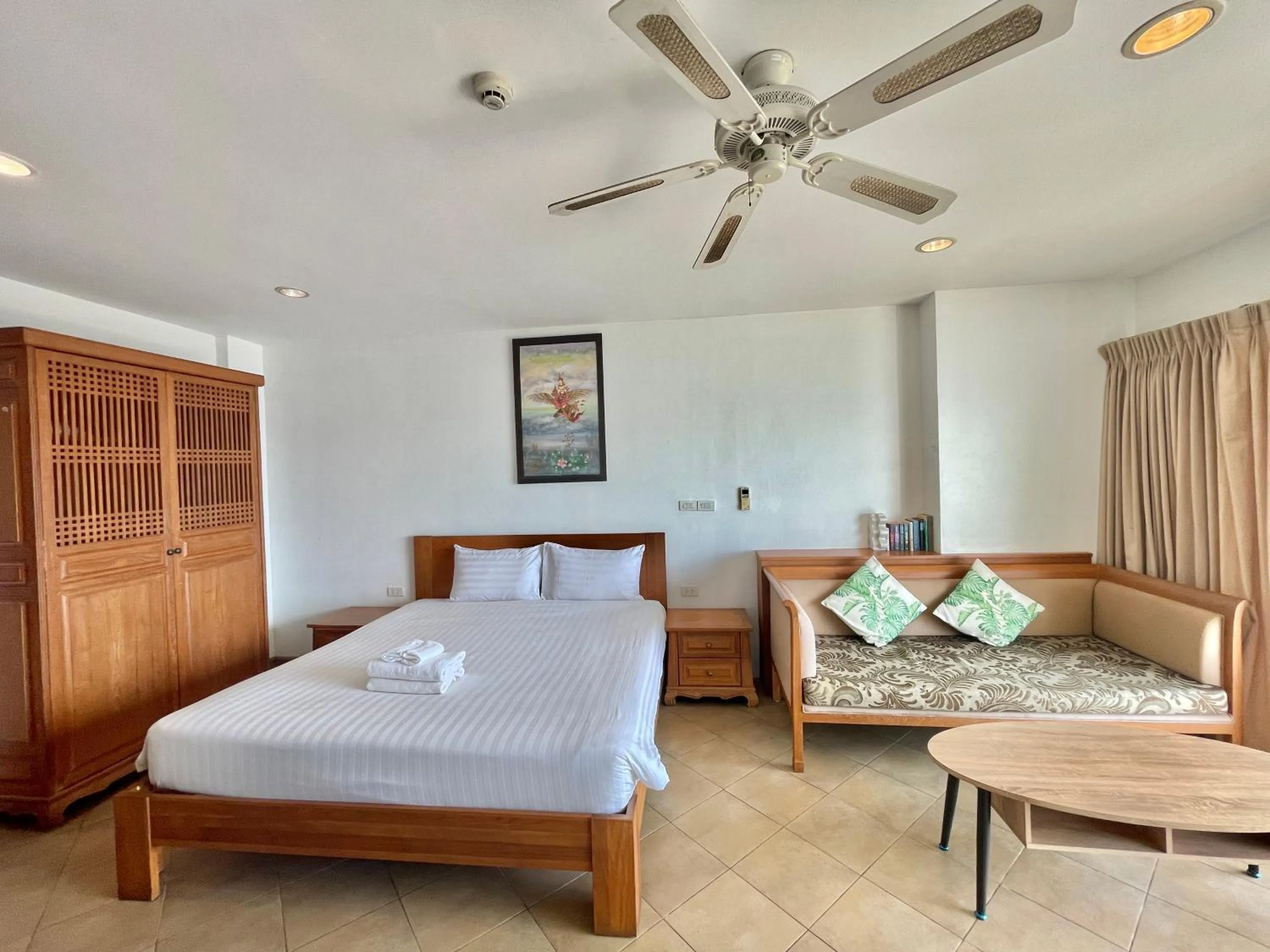 Bed in View Talay 6 by Pat 42