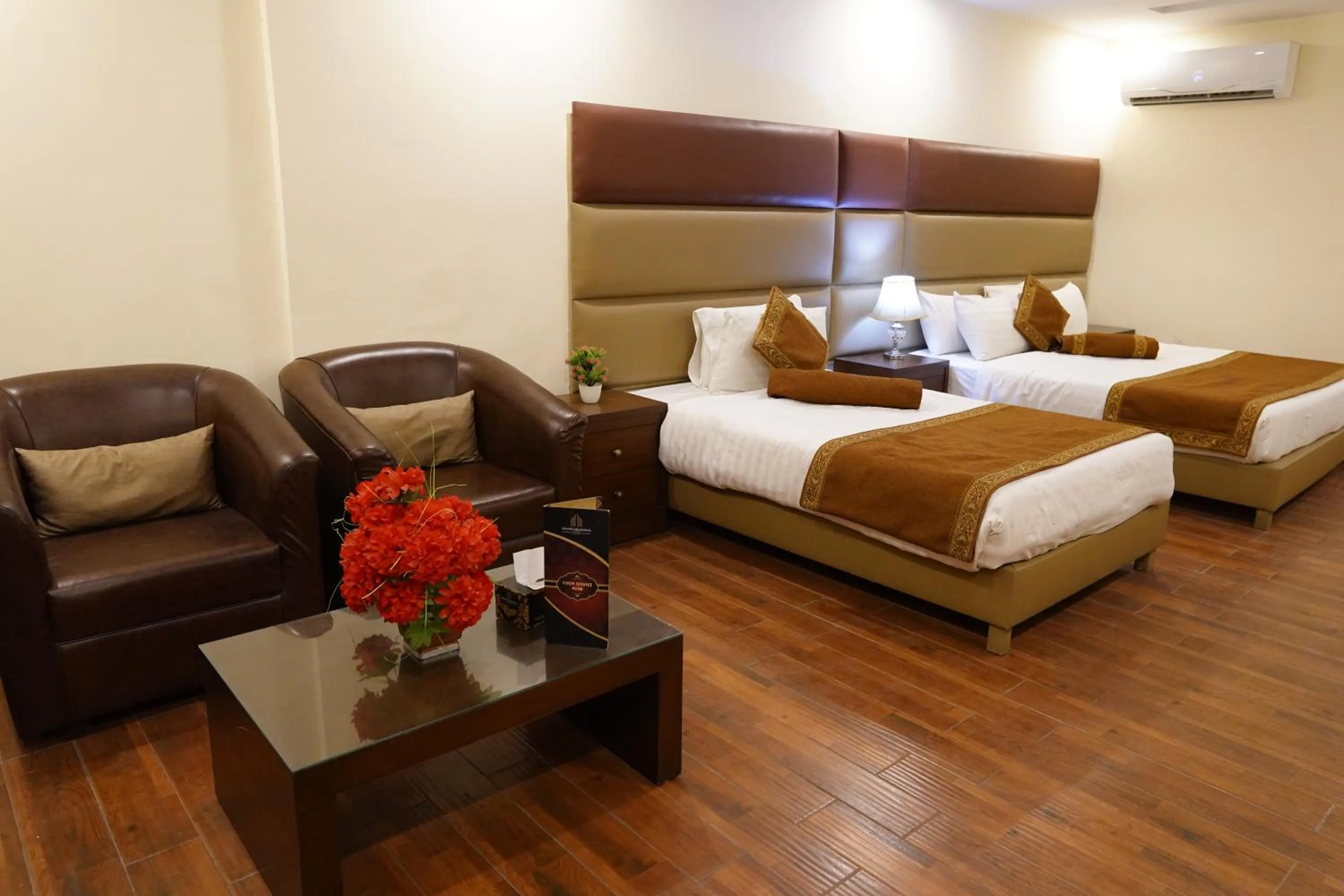 Bedroom, Bed in Grand Millennium Hotel