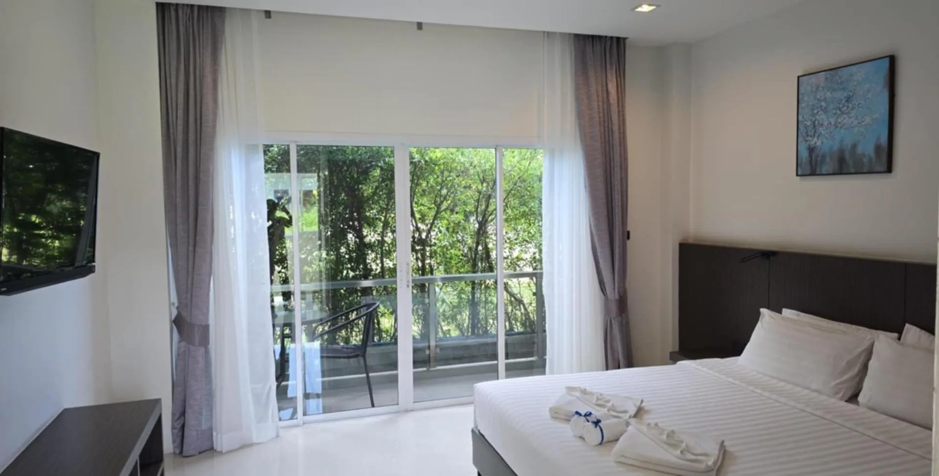 Bed in The Elysium Residence - SHA Extra Plus