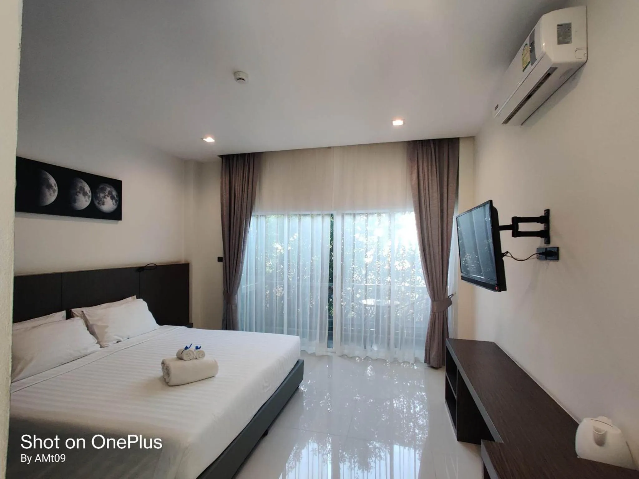 Bed in The Elysium Residence - SHA Extra Plus