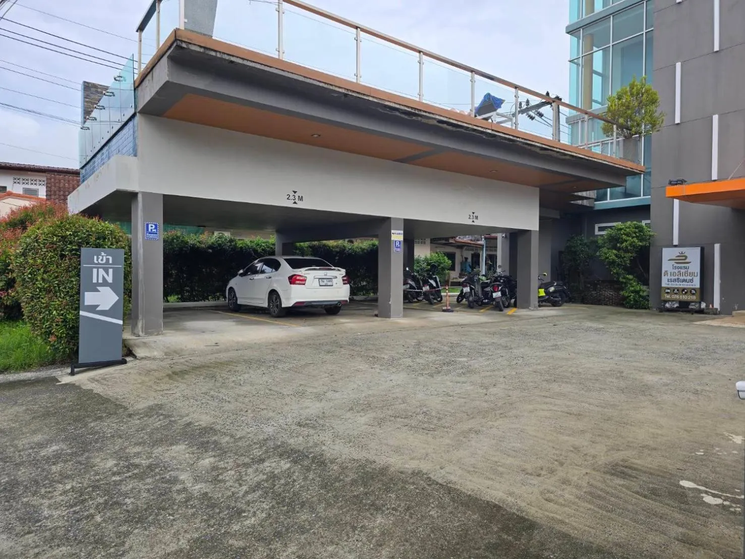 Facade/entrance in The Elysium Residence - SHA Extra Plus