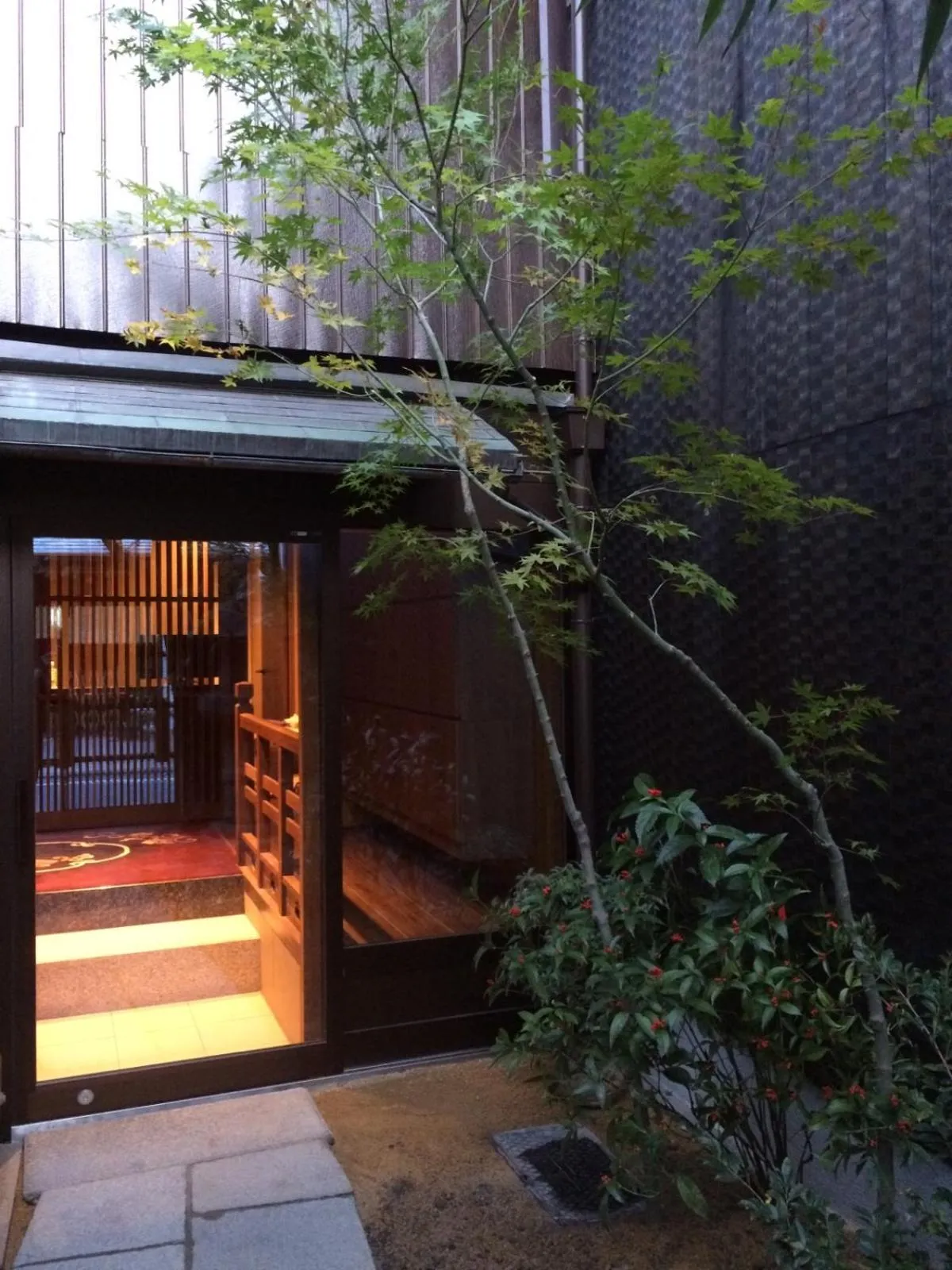 Facade/entrance in Muromachi Yutone Kyokoyado