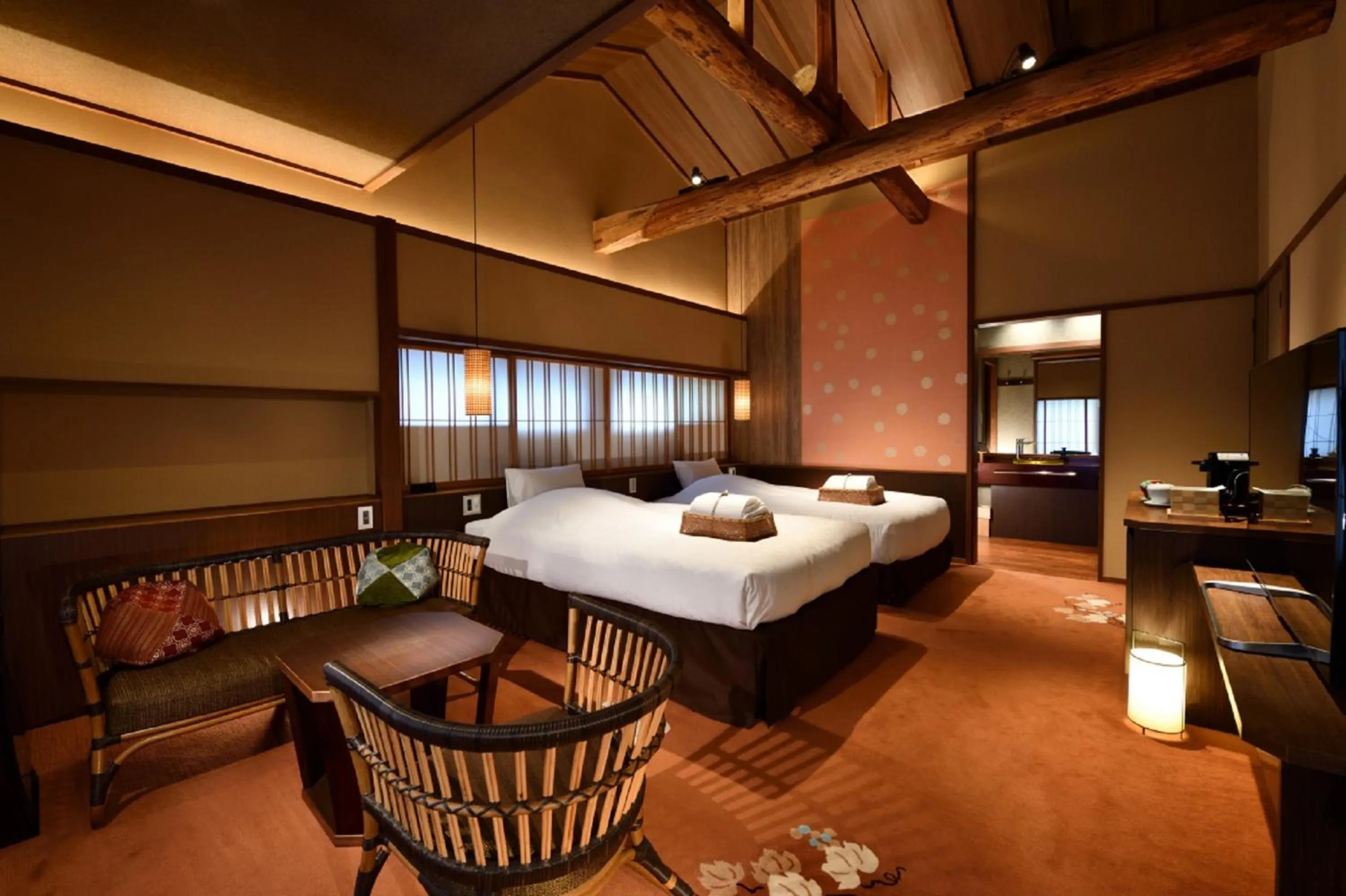 Photo of the whole room, Bed in Muromachi Yutone Kyokoyado