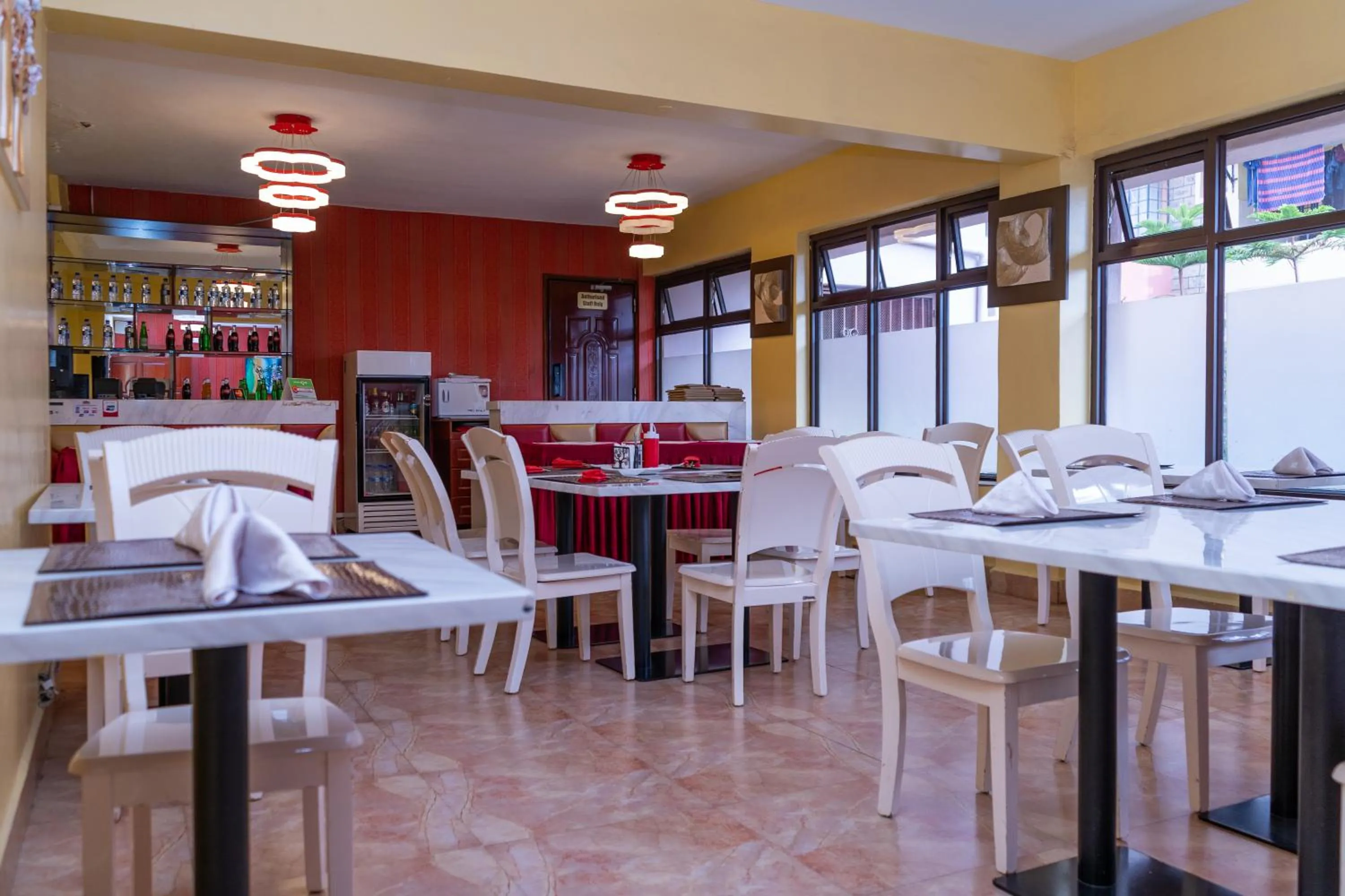Restaurant/places to eat in Easy Hotel Kenya