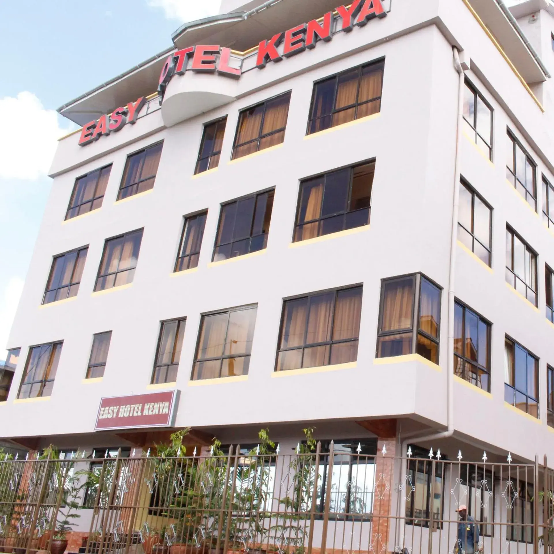 Property building in Easy Hotel Kenya Property building in Easy Hotel Kenya