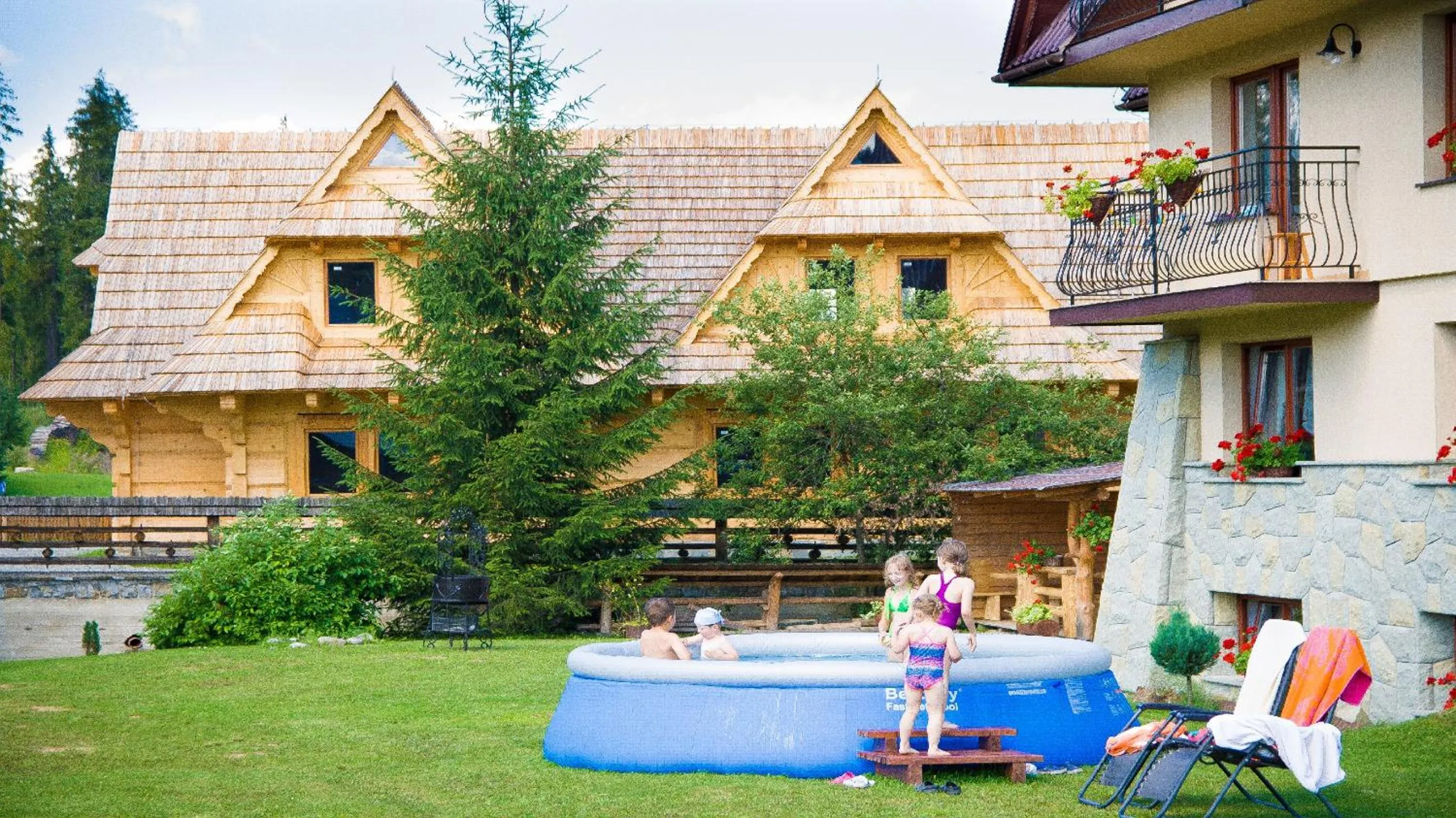 Facade/entrance in Willa Lichajówka