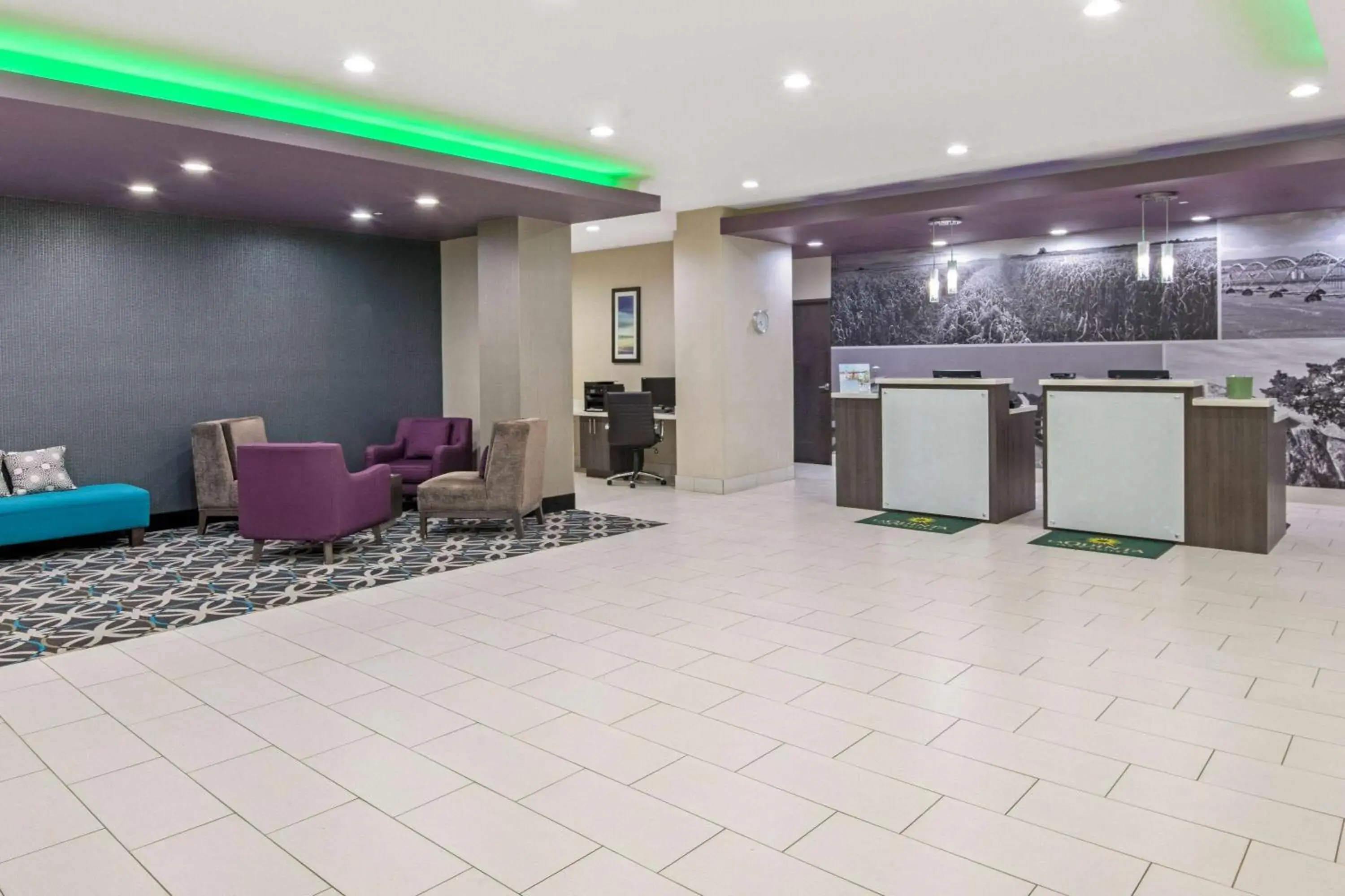 Lobby or reception in La Quinta by Wyndham Weatherford OK Lobby or reception in La Quinta by Wyndham Weatherford OK
