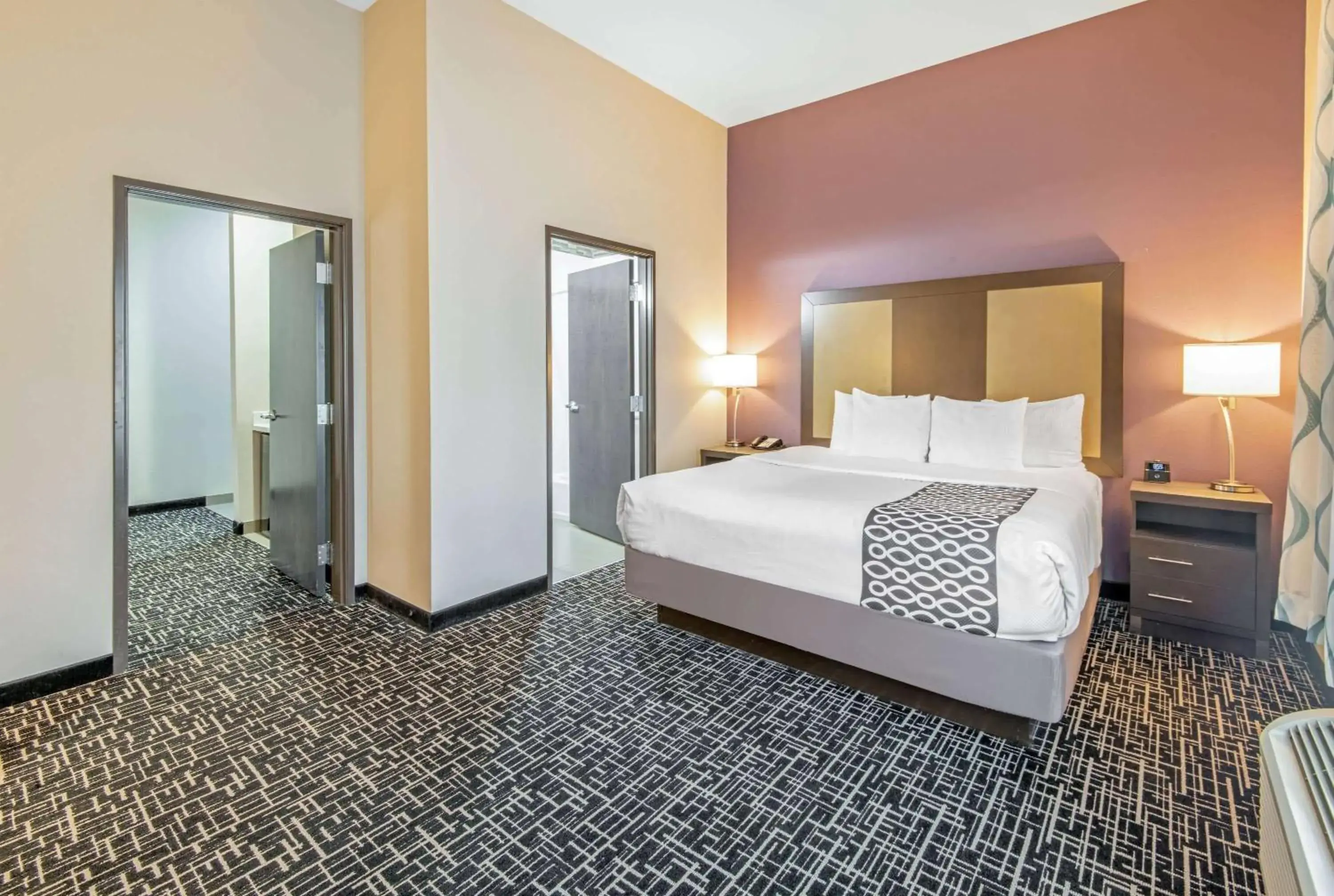 Photo of the whole room, Bed in La Quinta by Wyndham Weatherford OK Photo of the whole room, Bed in La Quinta by Wyndham Weatherford OK