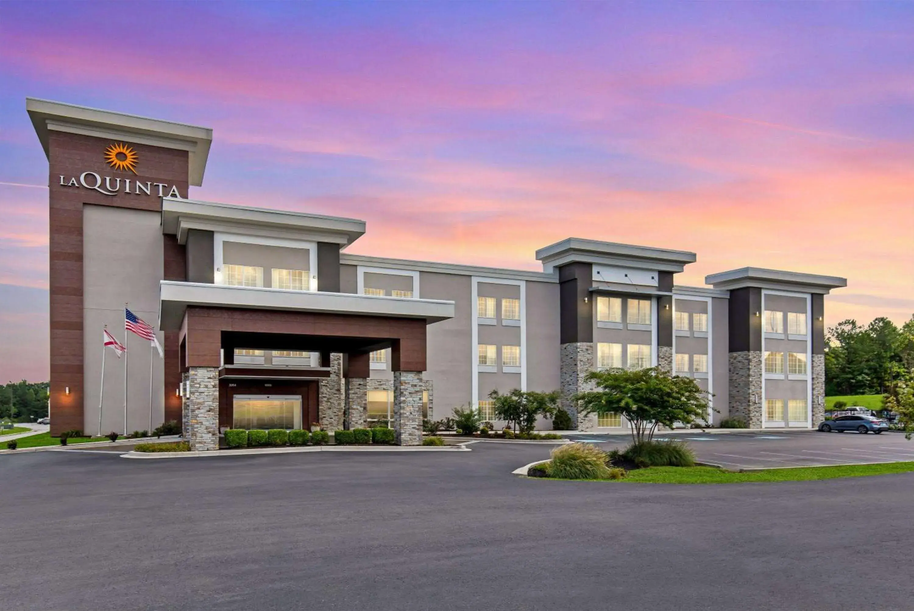 Property building in La Quinta by Wyndham Cullman Property building in La Quinta by Wyndham Cullman