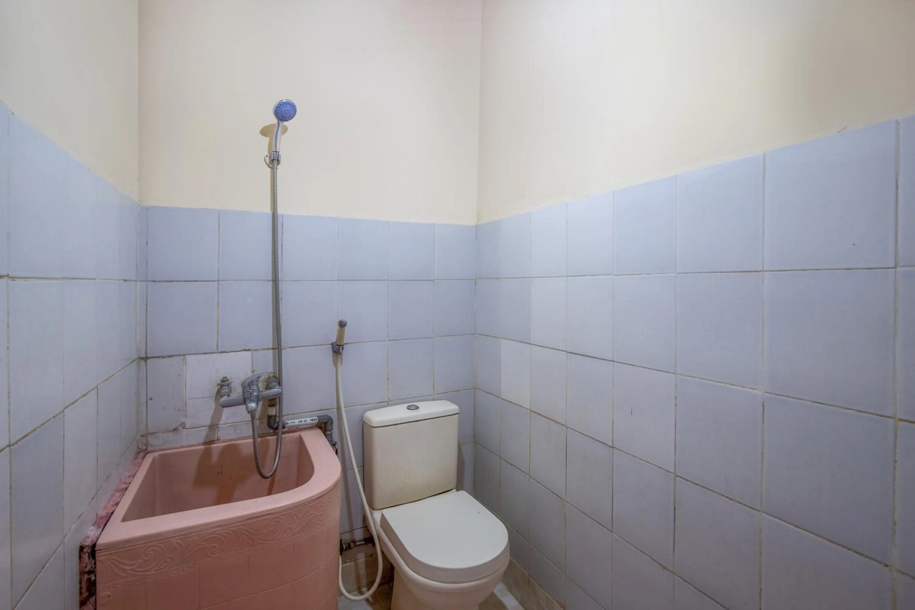 Toilet in Hotel Jogja Bukittinggi